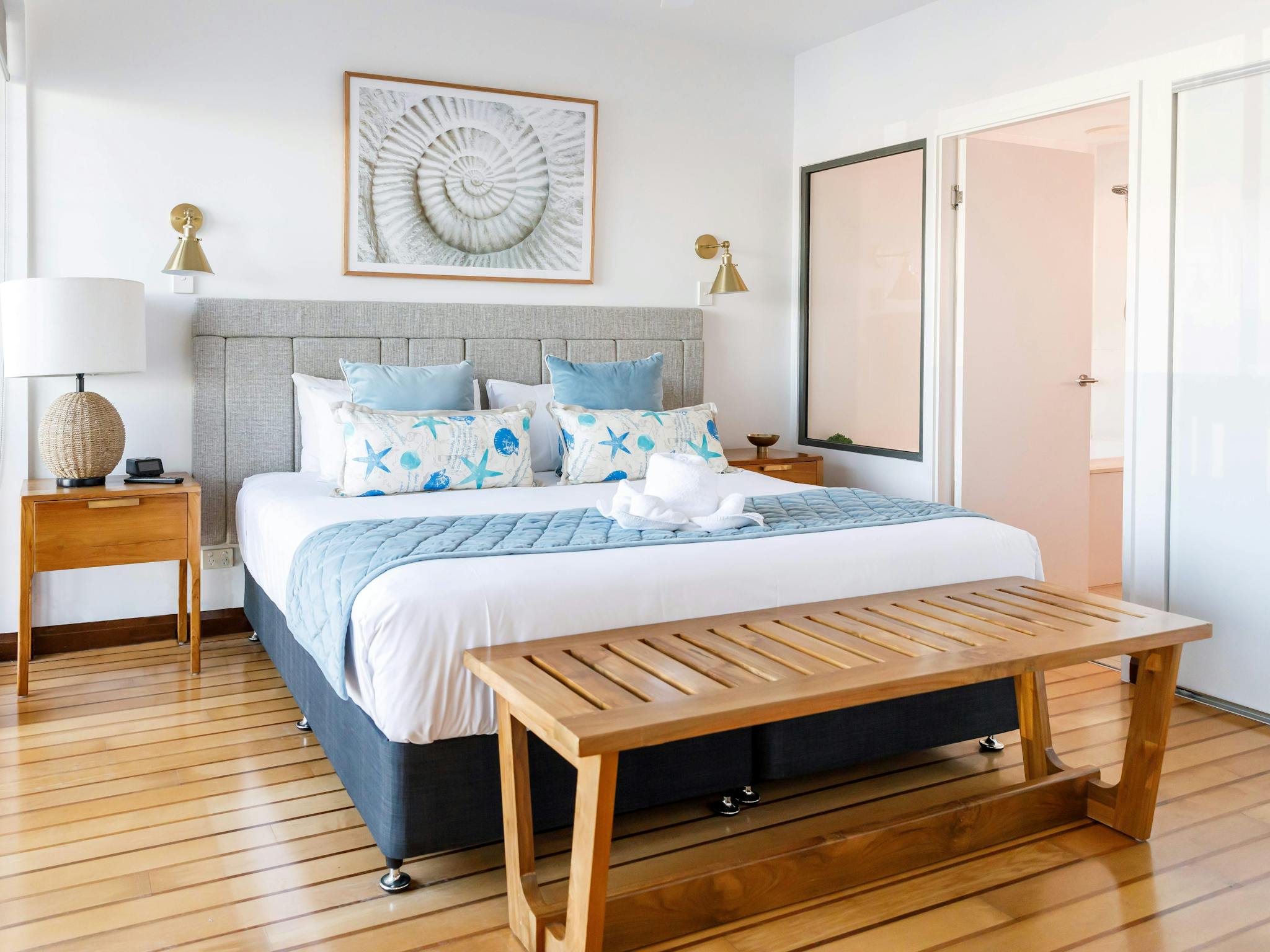 The Boathouse Apartments offer luxury two bedroom apartments with modern decor. The Boathouse Apartments offer luxury two bedroom apartments with modern decor.
