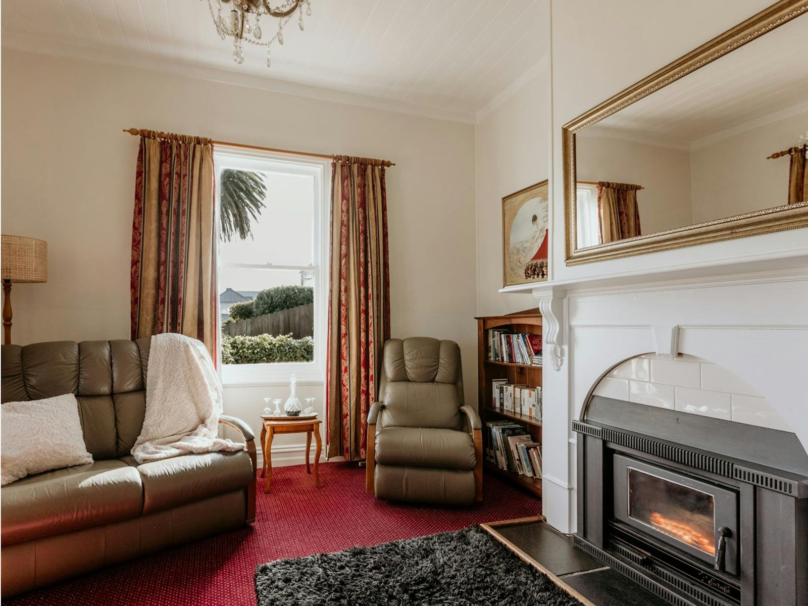 comfortable seating, smart tv, wood fire set ready, books to read, soft lighting, fantastic views