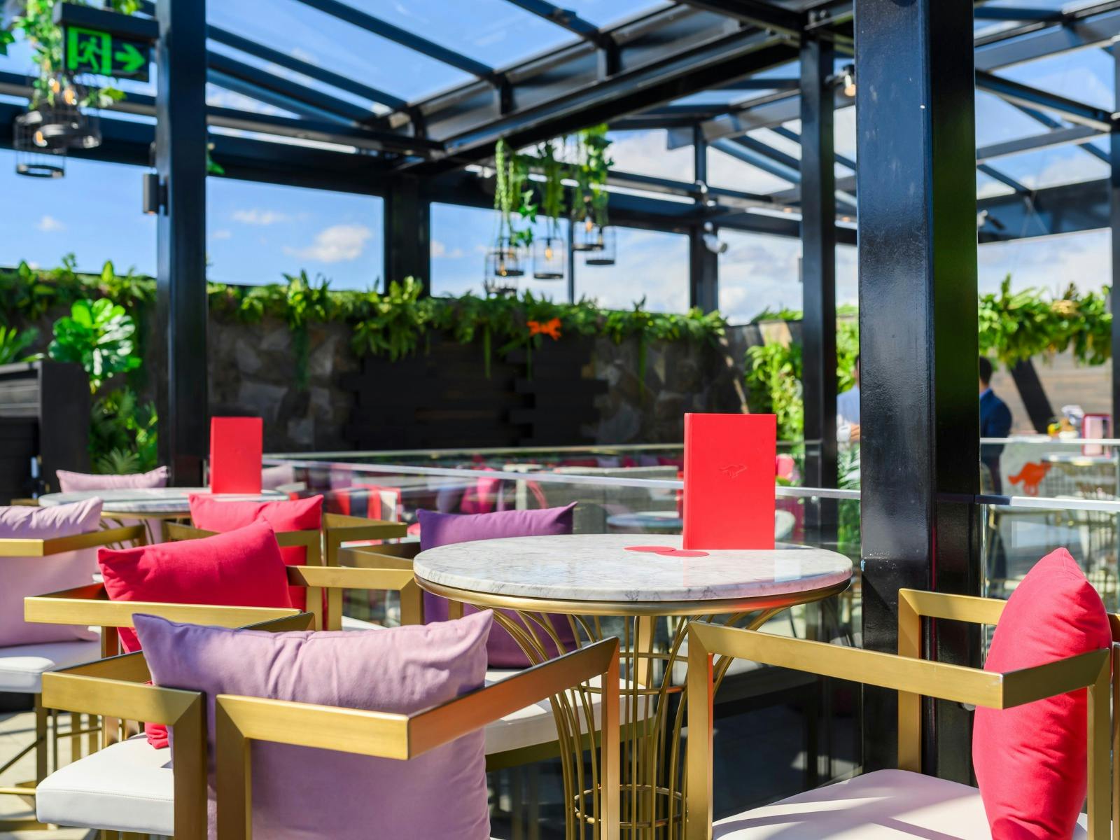 Please visit www.thehowlingmoon.com.au