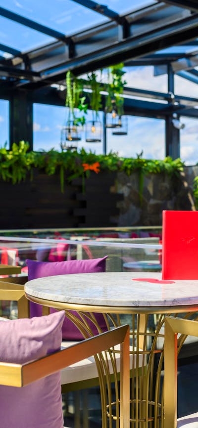 Please visit www.thehowlingmoon.com.au