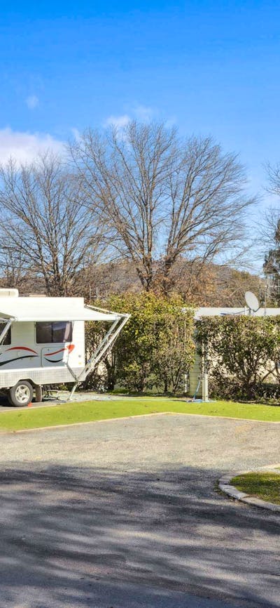 Powered and unpowered caravan sites