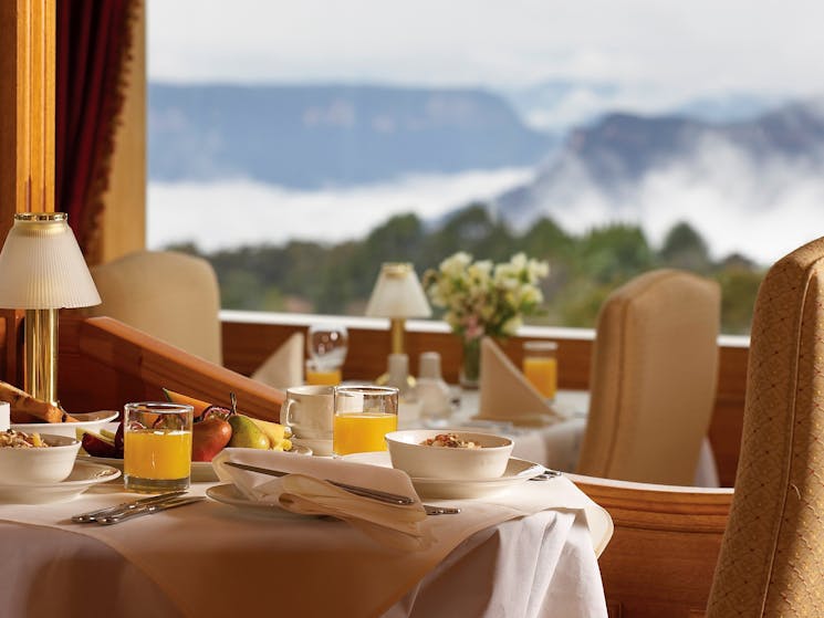 Hotel Mountain Heritage breakfast with valley mists