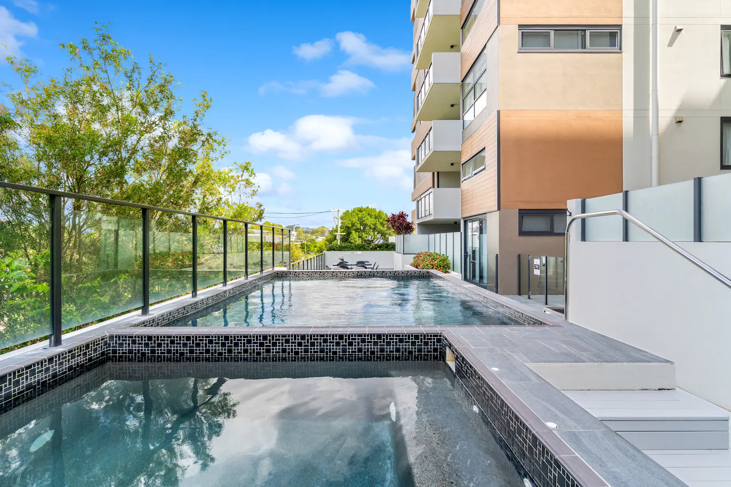 Rhythm On Beach Spa, Pool & BBQ Area