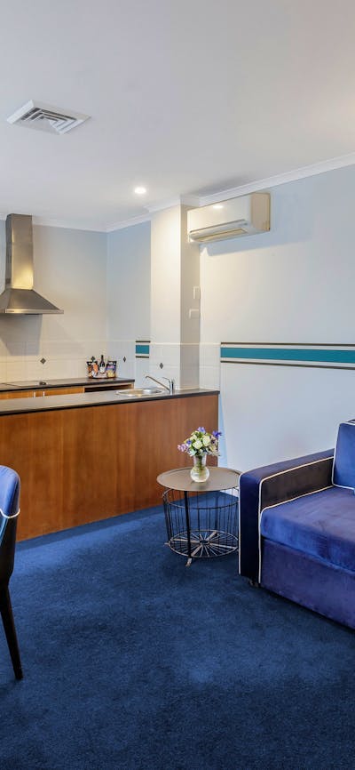 King Spa Suite Kitchenette