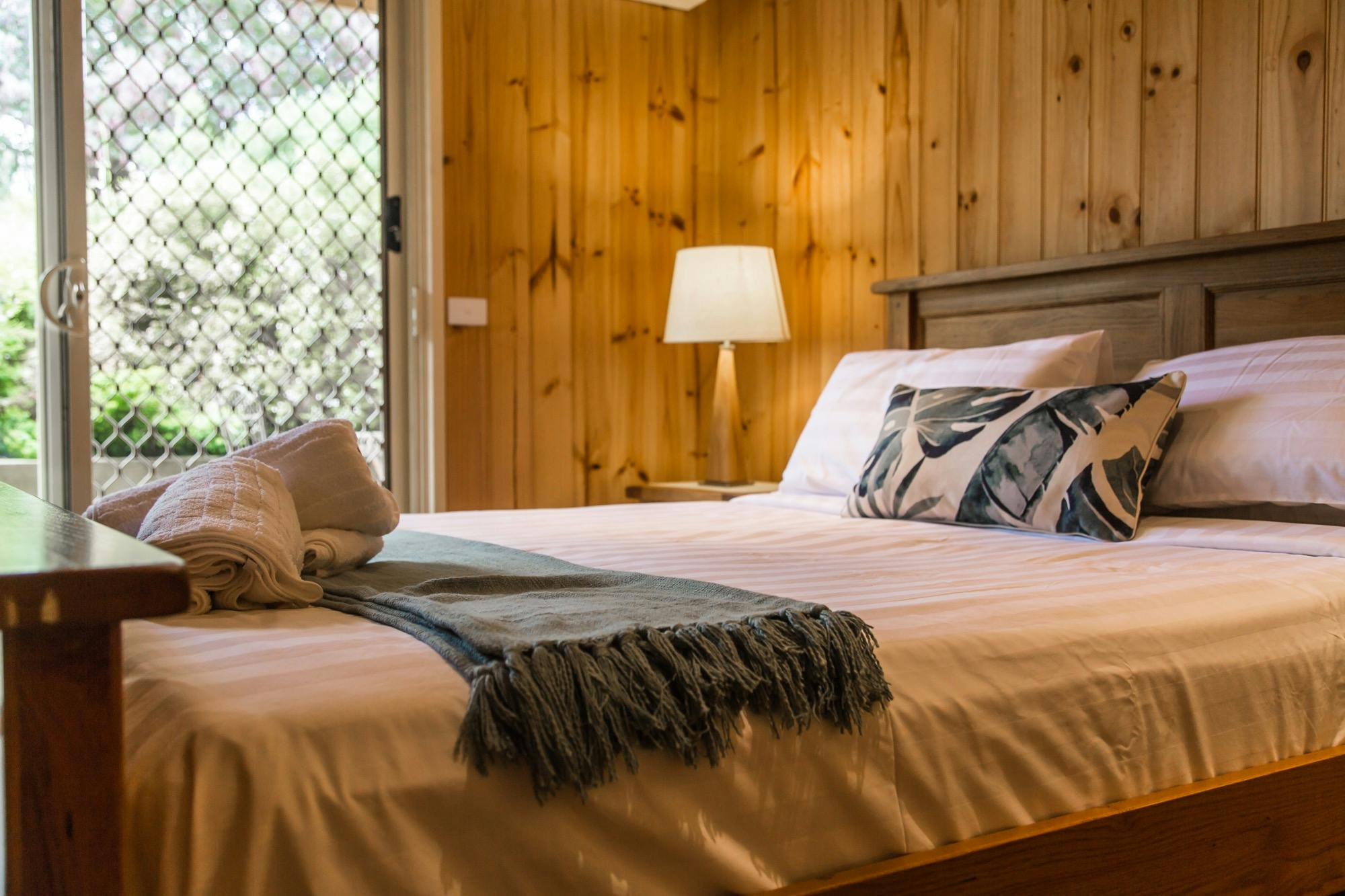 daisy hill lodge bedroom