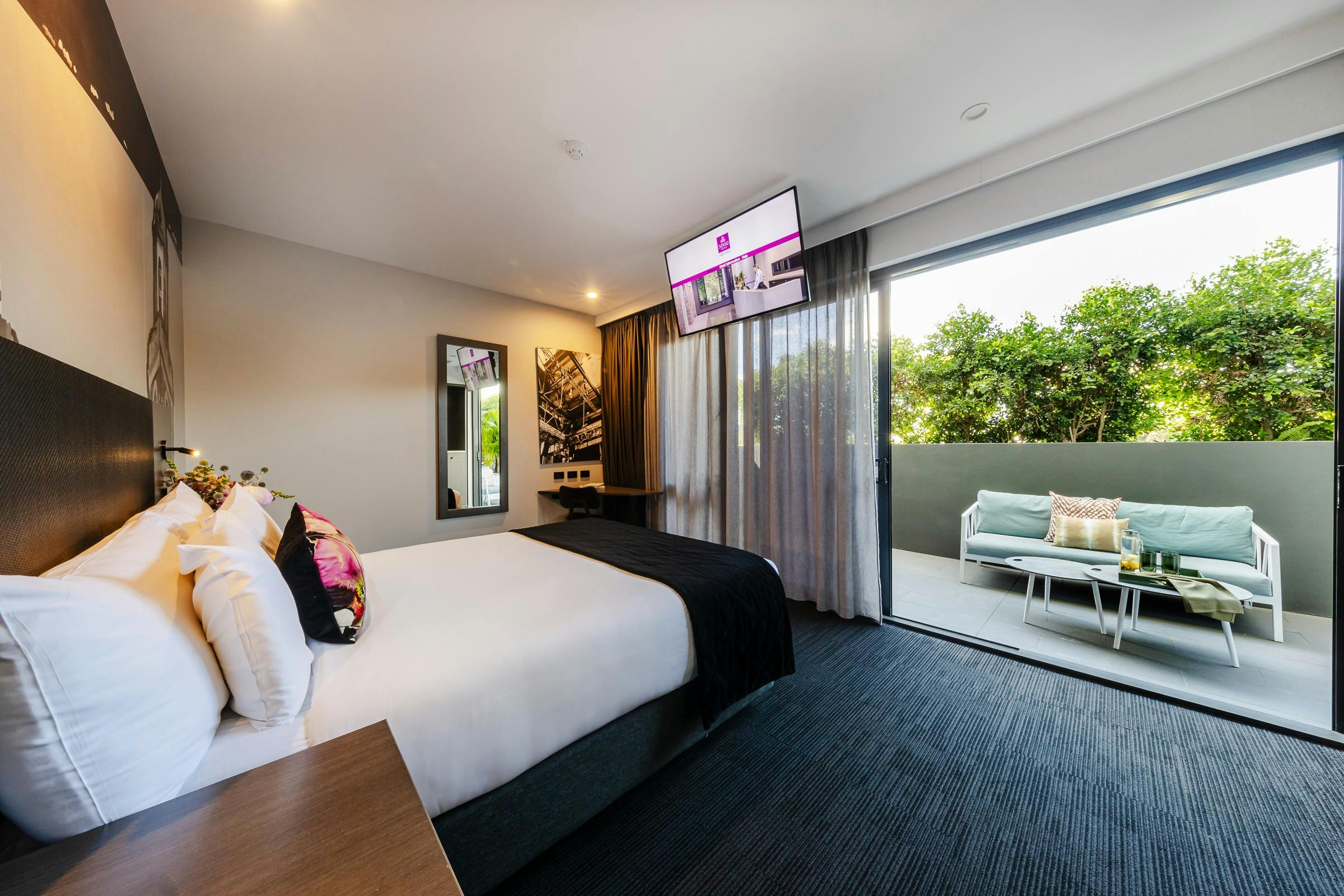 Superior Queen Balcony Room