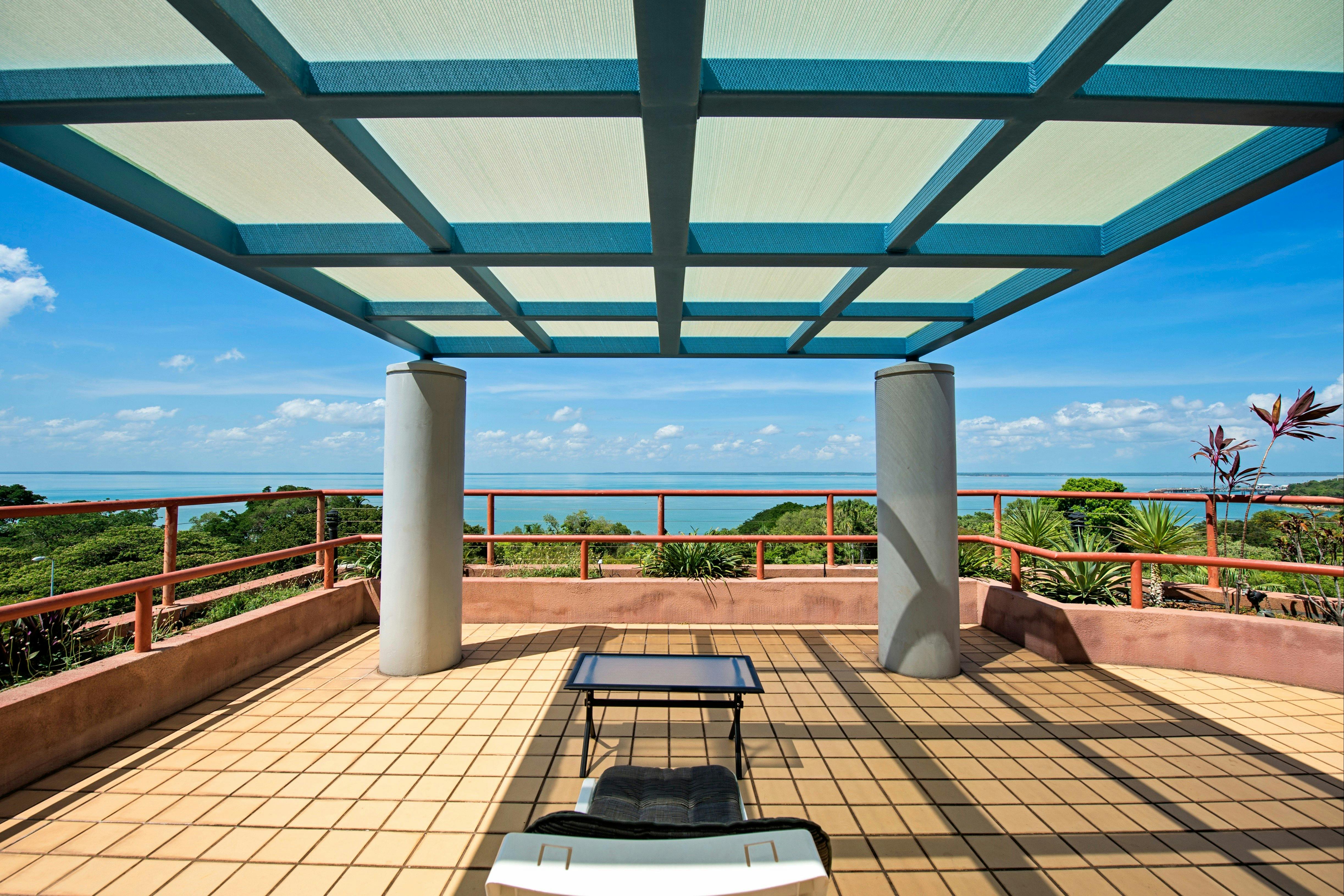 King Executive Suite W/Harbour View Terrace