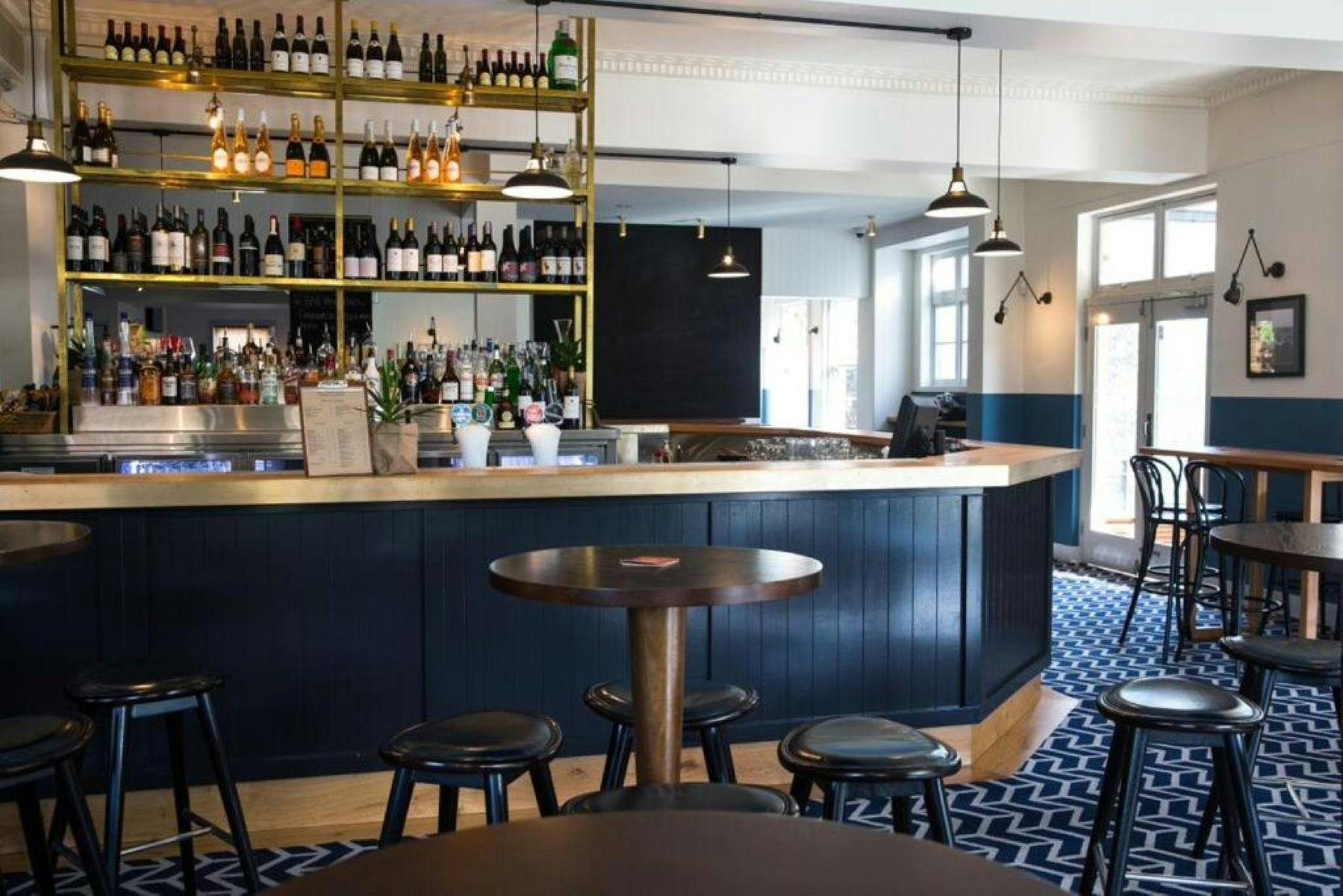 Blues Point Hotel, McMahons Point Sydney - Bar