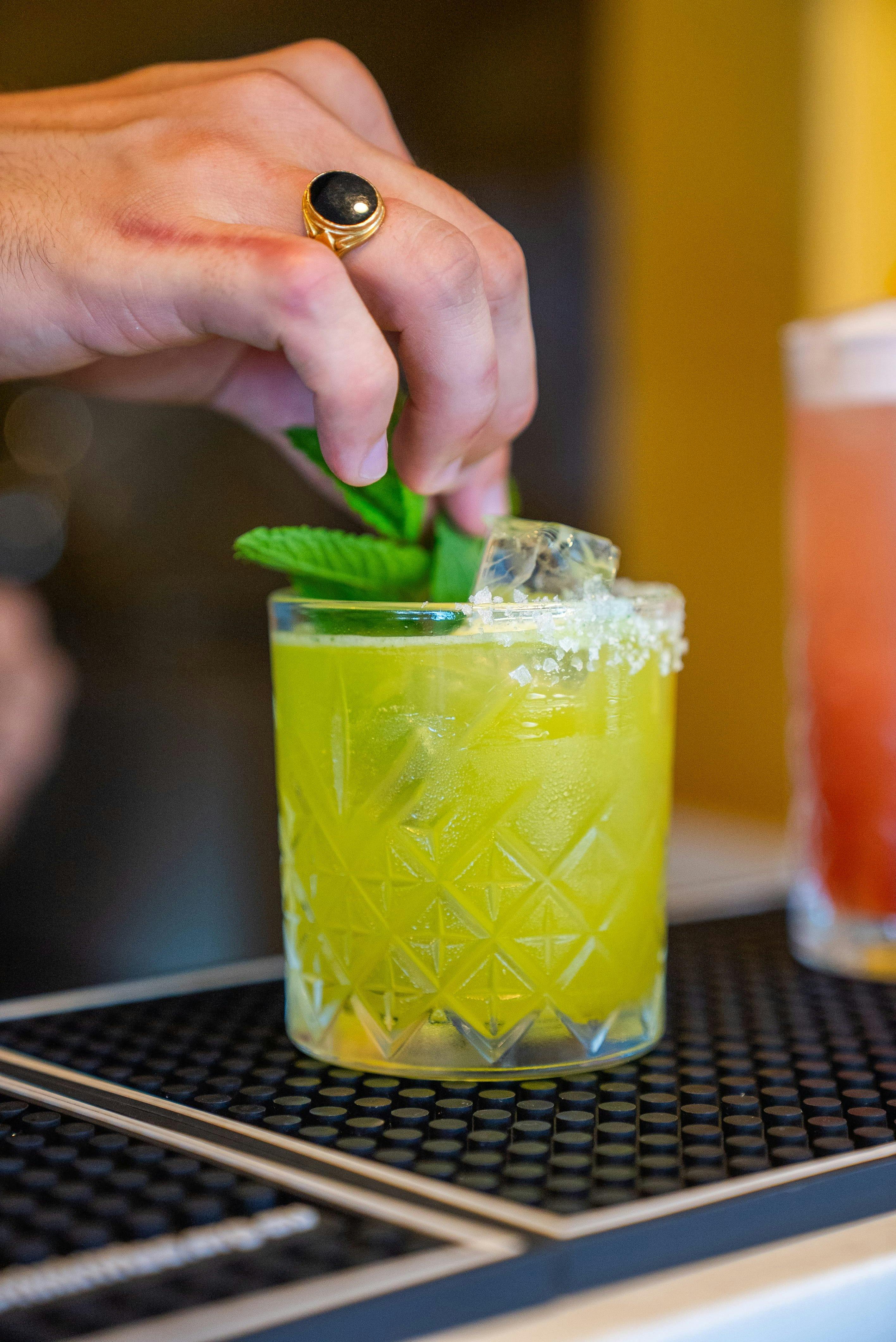 Six Beaches Fish Grill & Bar