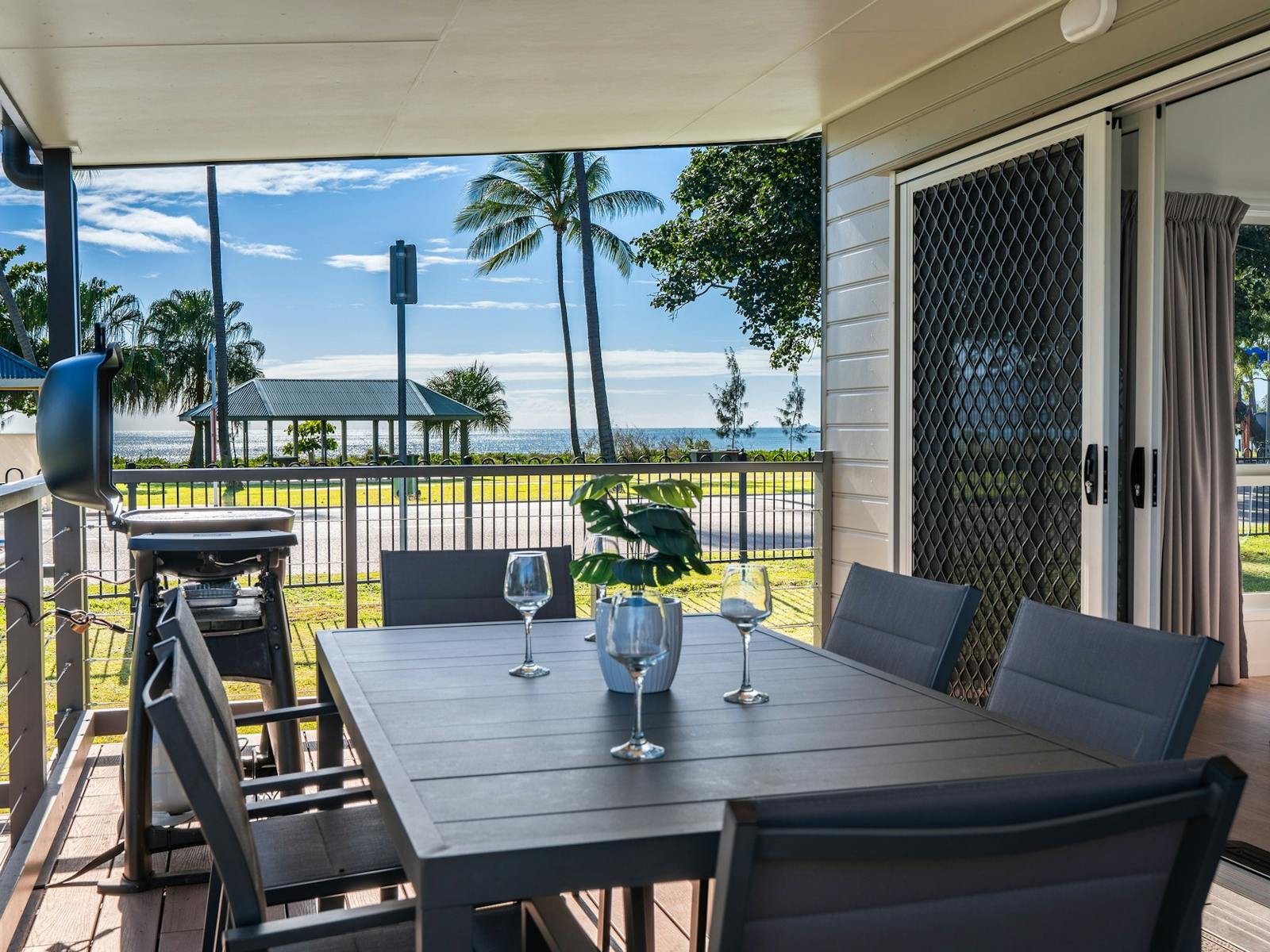 Oceanview Deluxe Villa 3BR Accessible - Balcony Oceanview Deluxe Villa 3BR Accessible - Balcony