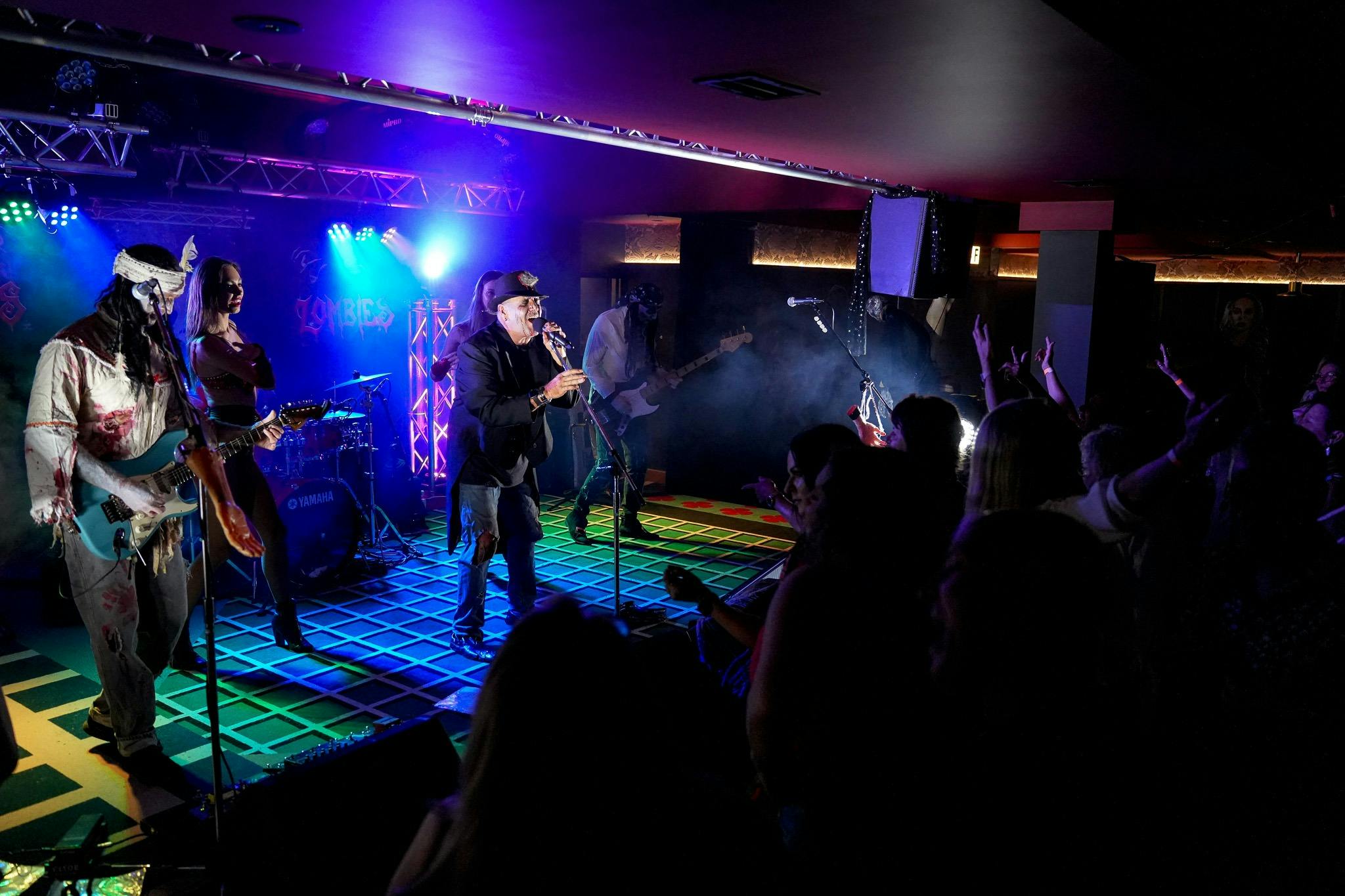 Live entertainment, dance night