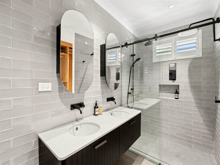 Lovely family bathroom with modern amenities