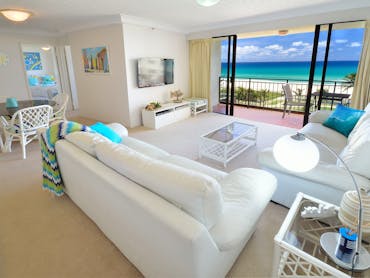 Stunning ocean views from the lounge Stunning ocean views from the lounge