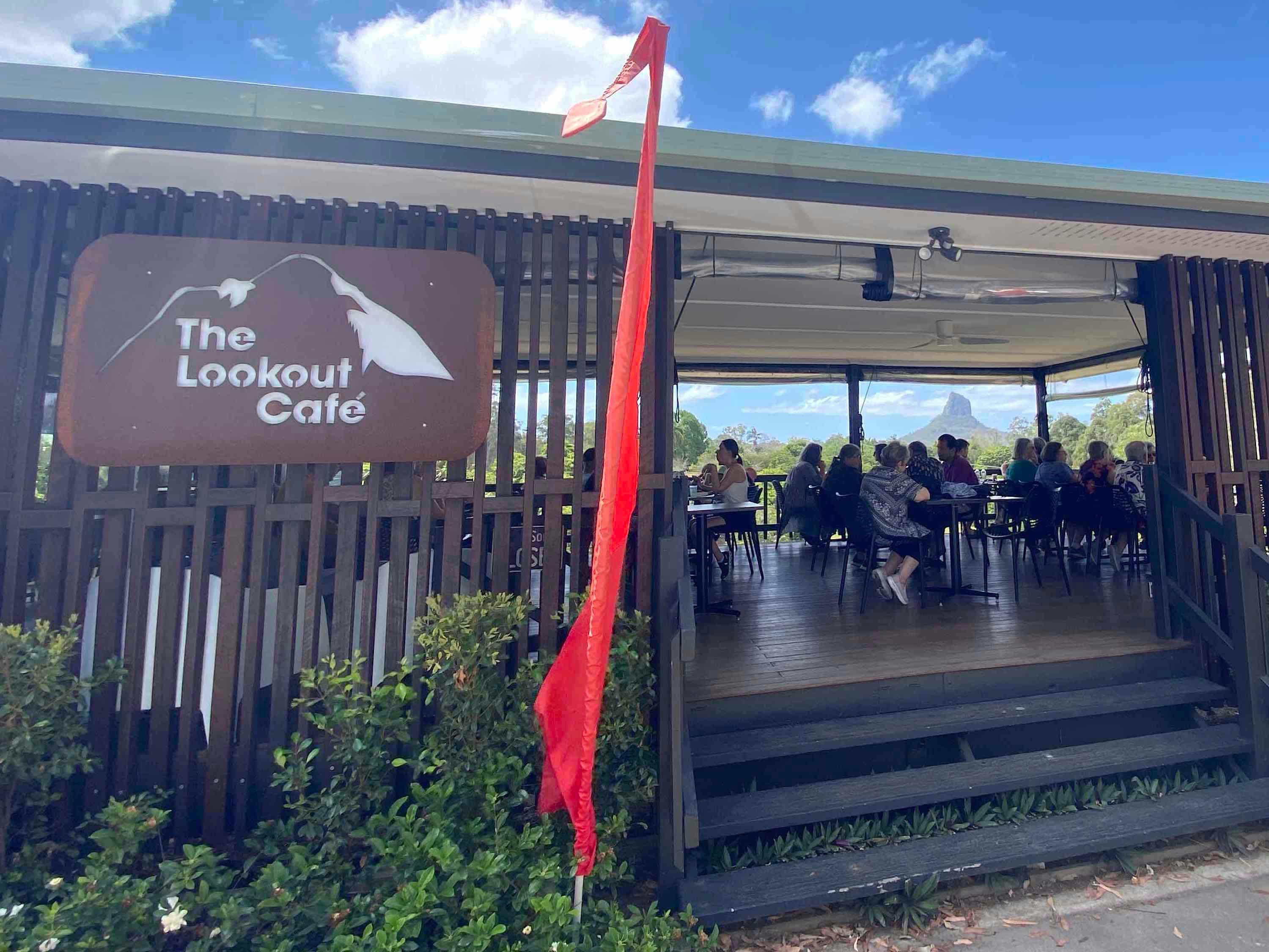 Glass House Mountains Tour with Lunch, Lookouts, Nature and Culture