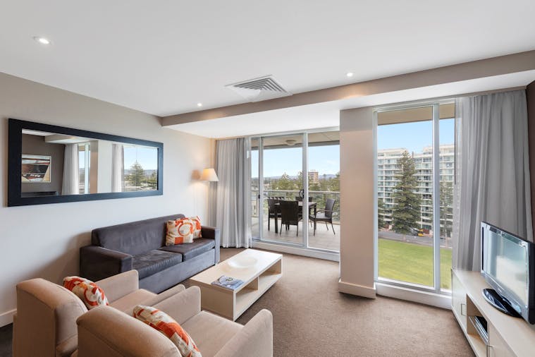 Oaks Glenelg Plaza Pier Suites, TWO BEDROOM PARK VIEW Adelaide,...