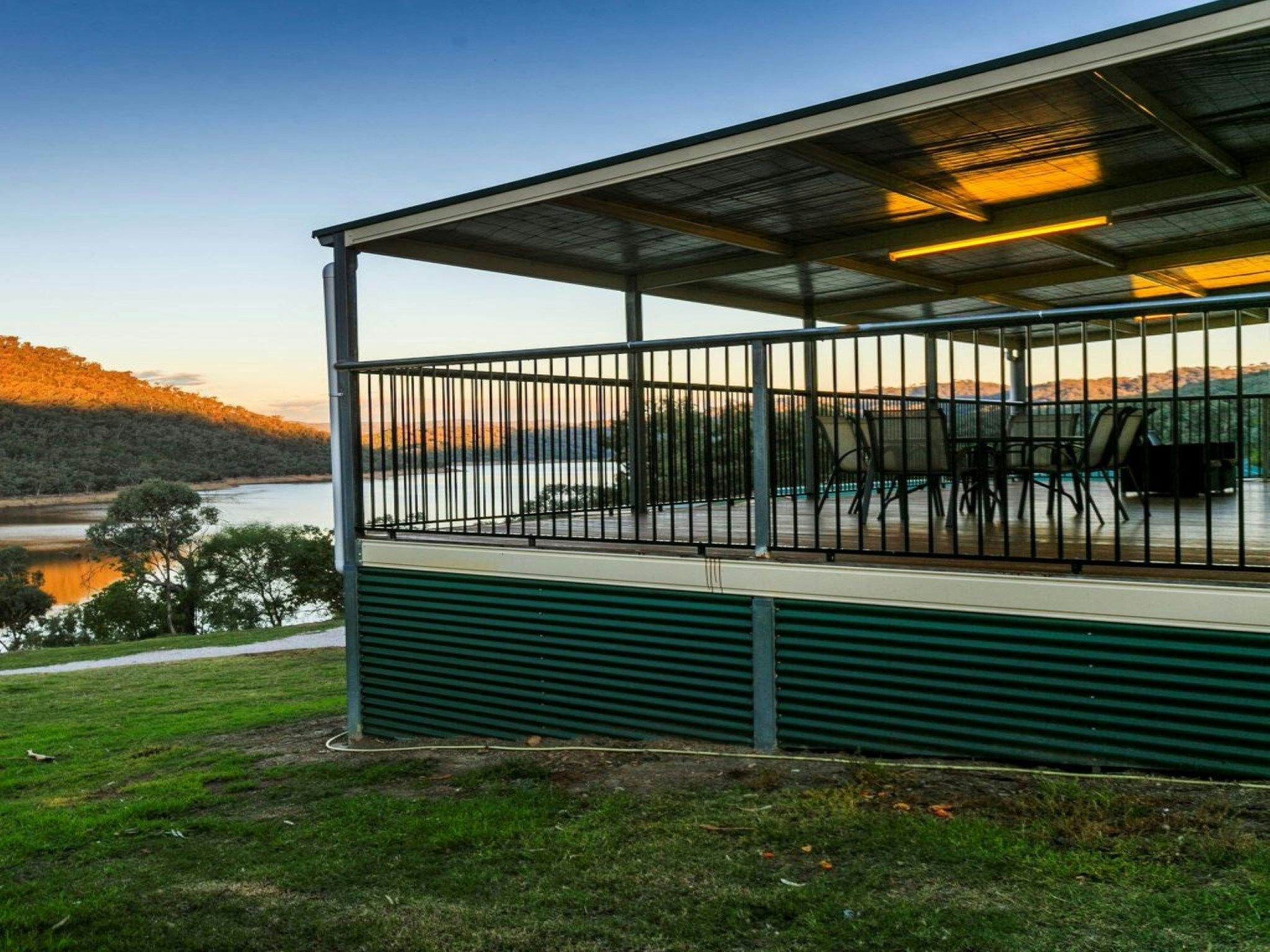 Reflections Holiday Parks Mookerawa Waters Cabin