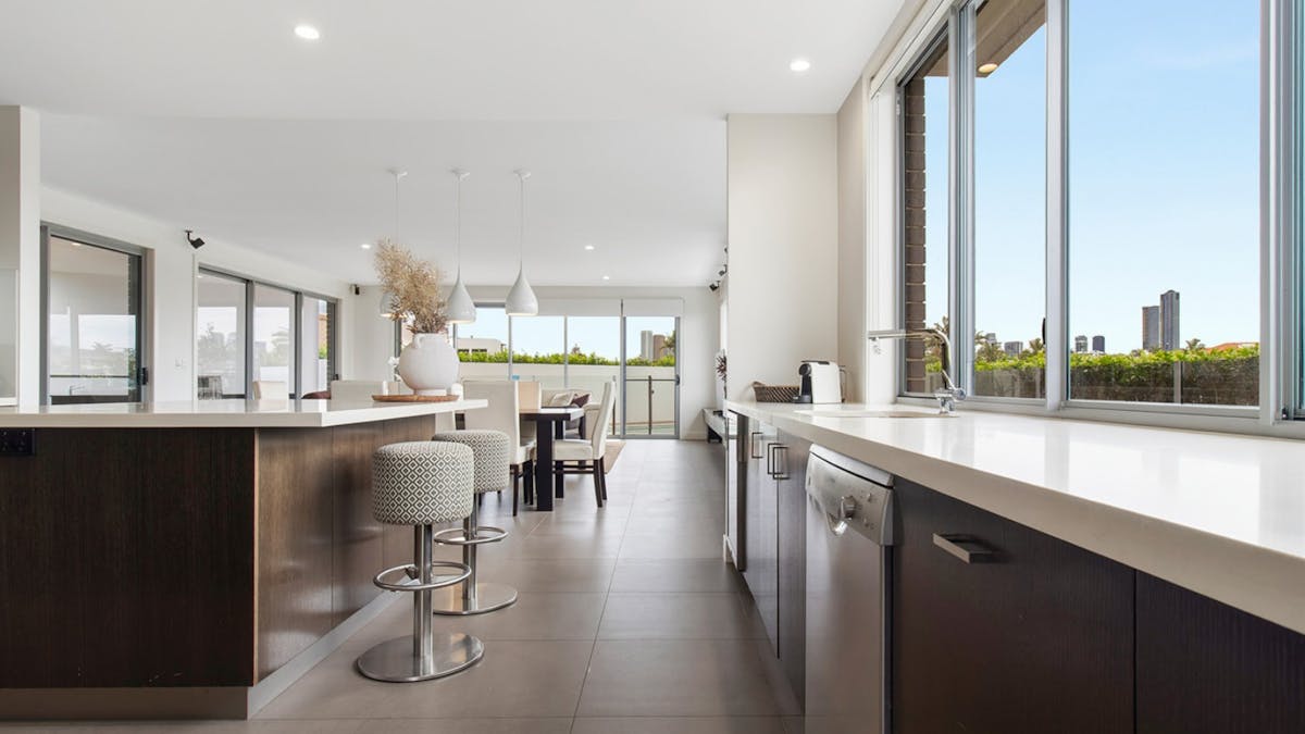 Five Bedroom home in Broadbeach - Kitchen