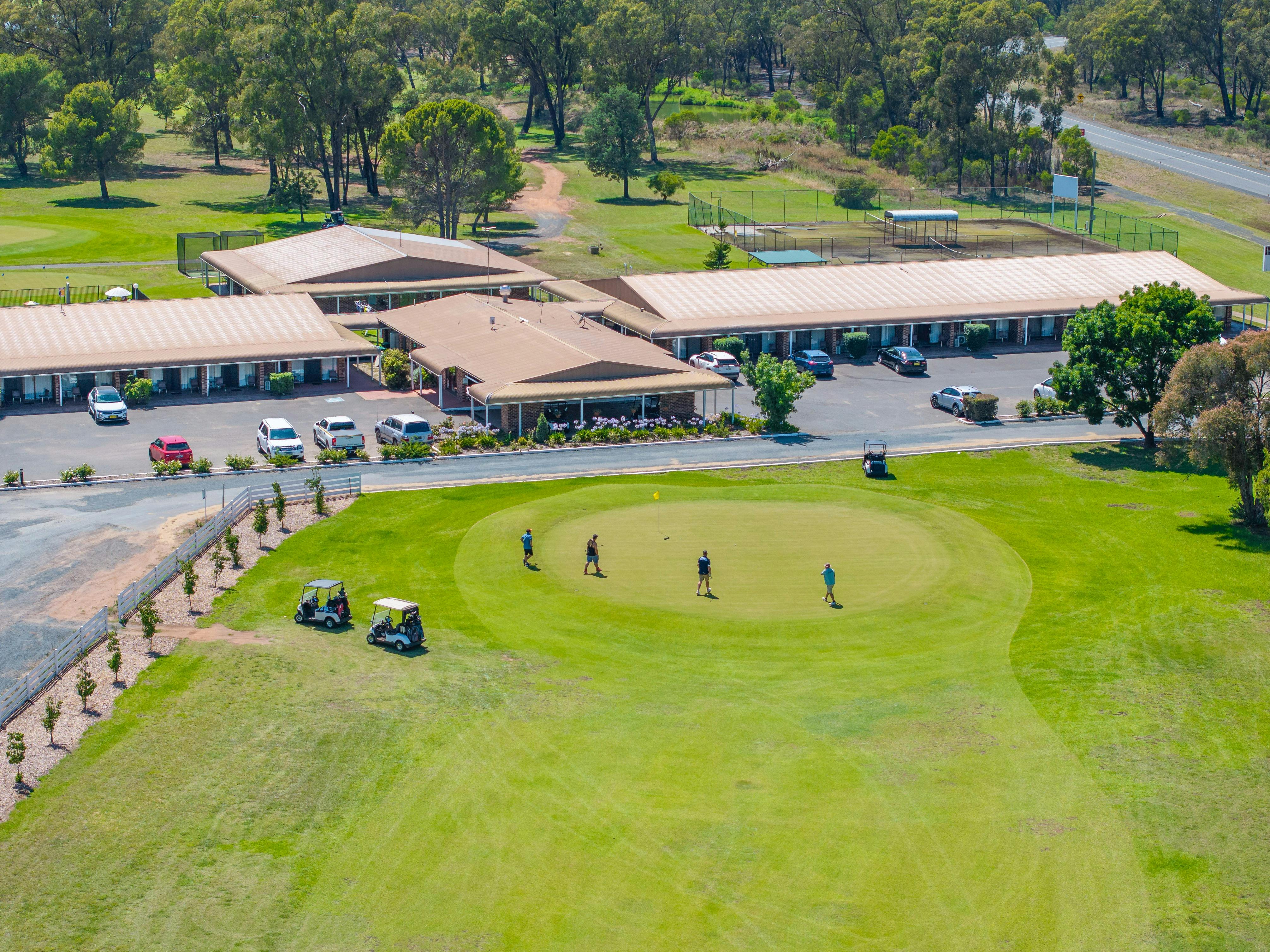 Club Inn Motel - West Wyong