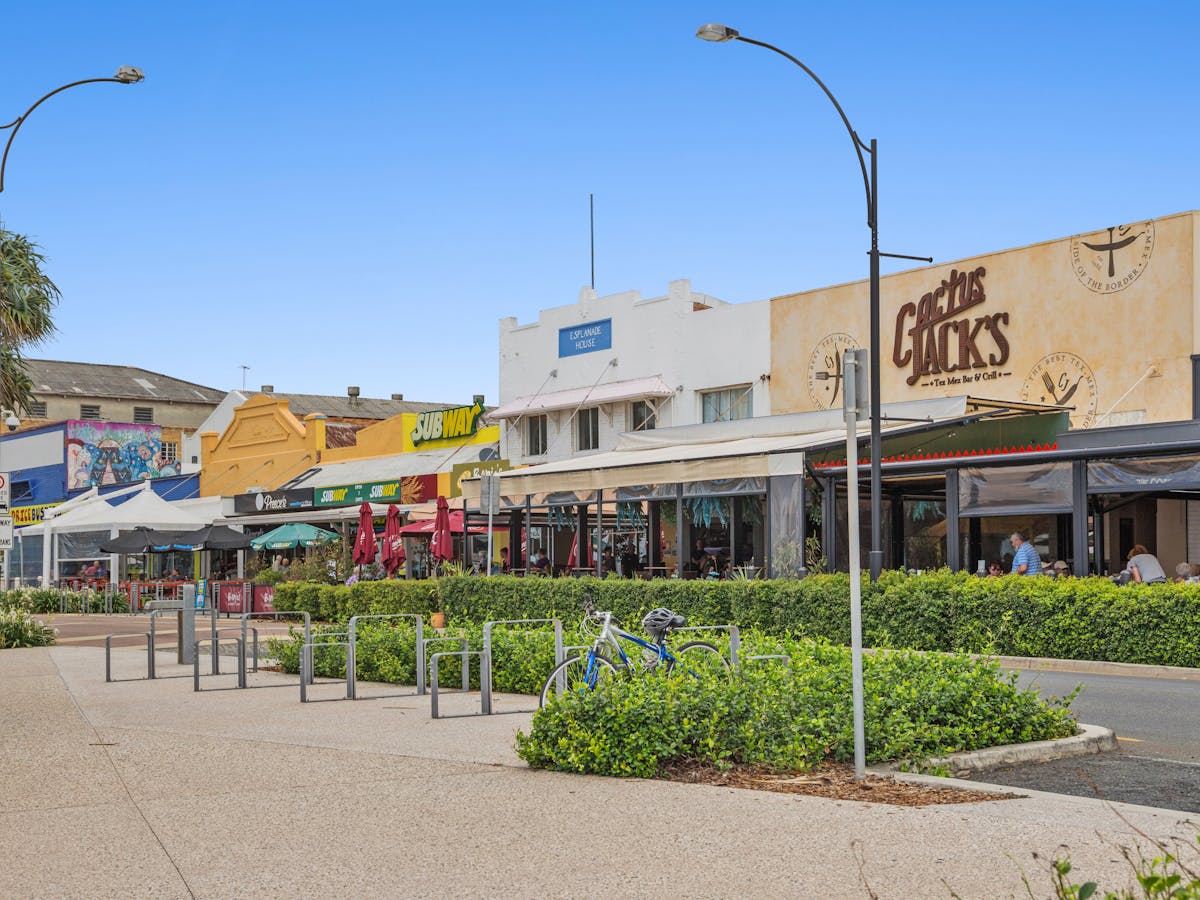 Scarborough Holiday Village - Cafe District