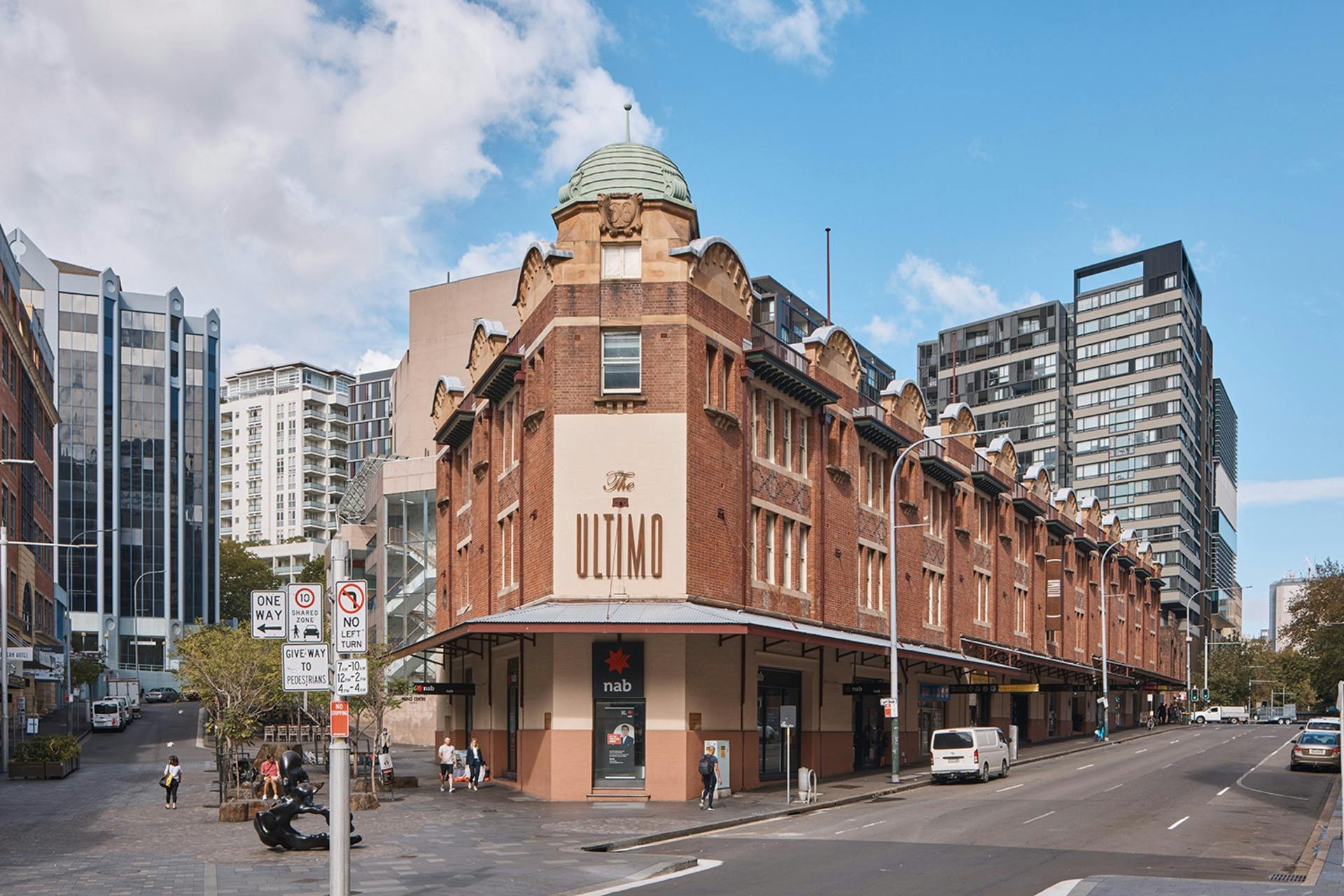 Outside - The Ultimo