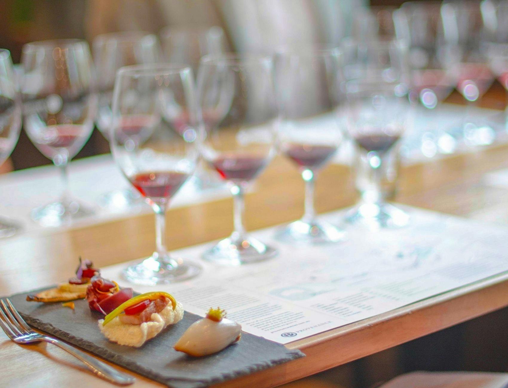 A 'Tasting Experience' of 6 or 8 wines with delicious snacks