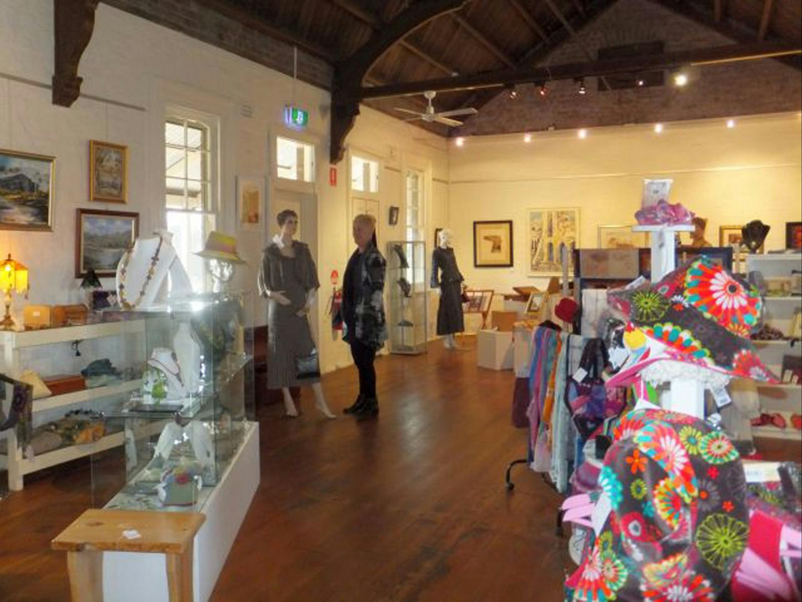 Gallery on Track