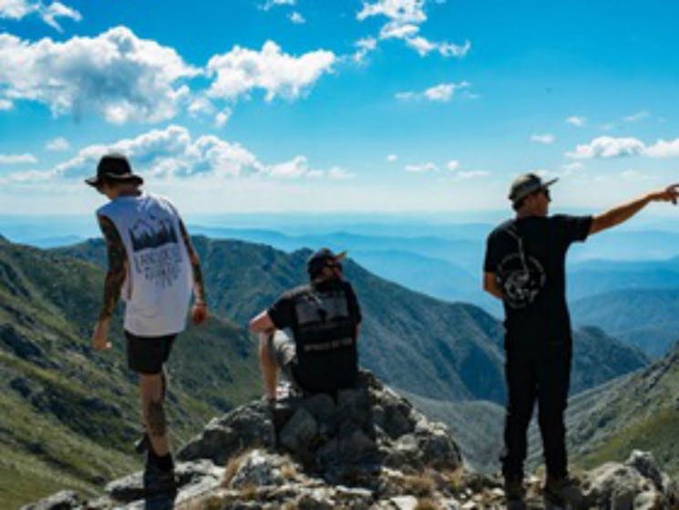 Guided Kosciuszko Twin Peaks Walk Nsw Holidays And Accommodation