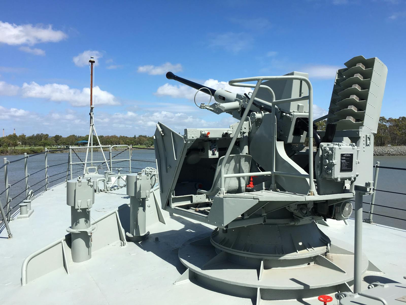 HMAS Gladstone