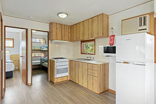 Discovery Parks - Robe, Standard 2 Bedroom Cabin - Pet Friendly
