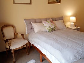 This is the main bedroom, it's a queen size bed with a great mattress!