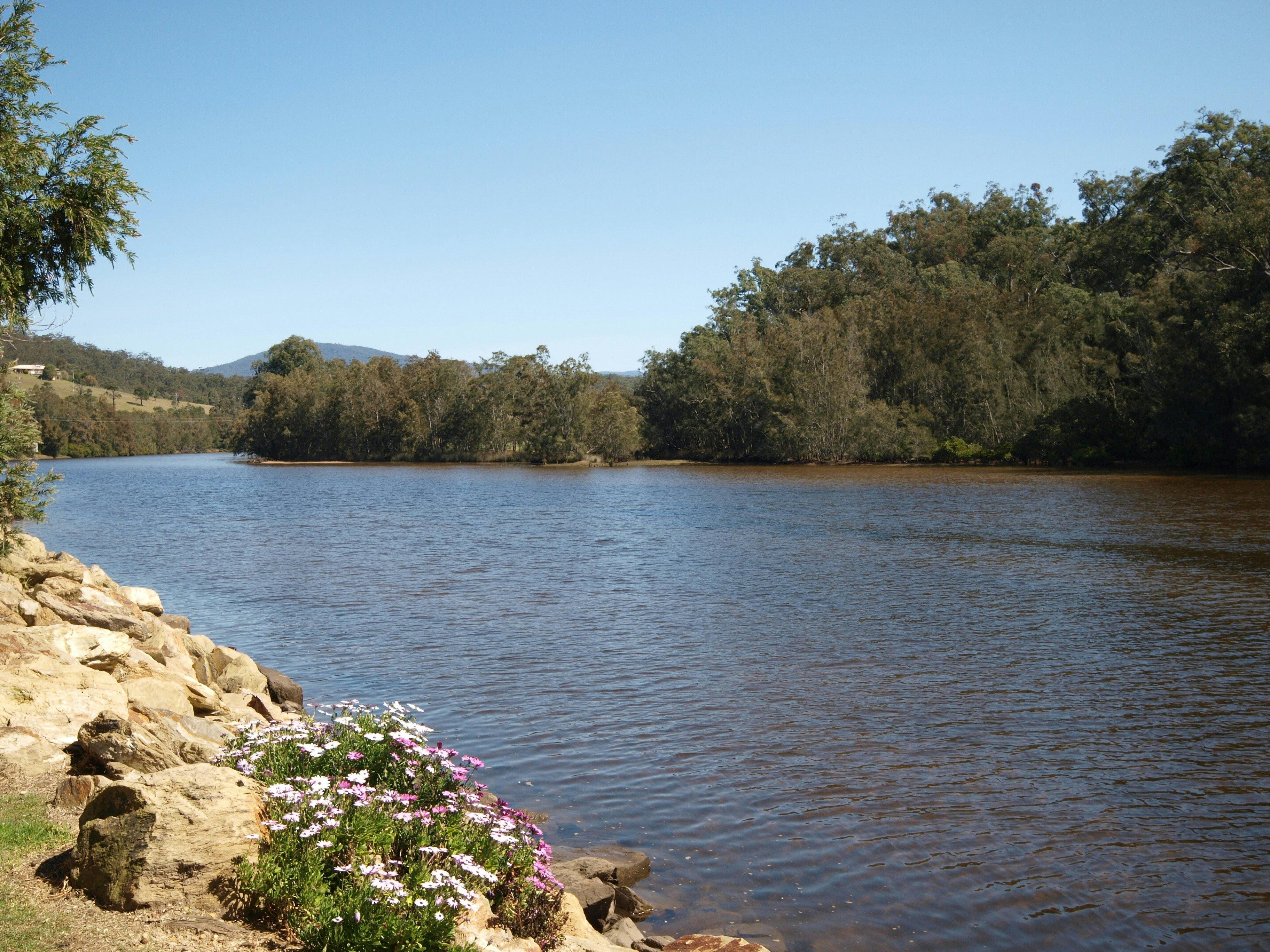 Kayaking the Upper Clyde River Shallow Crossing NSW Holidays