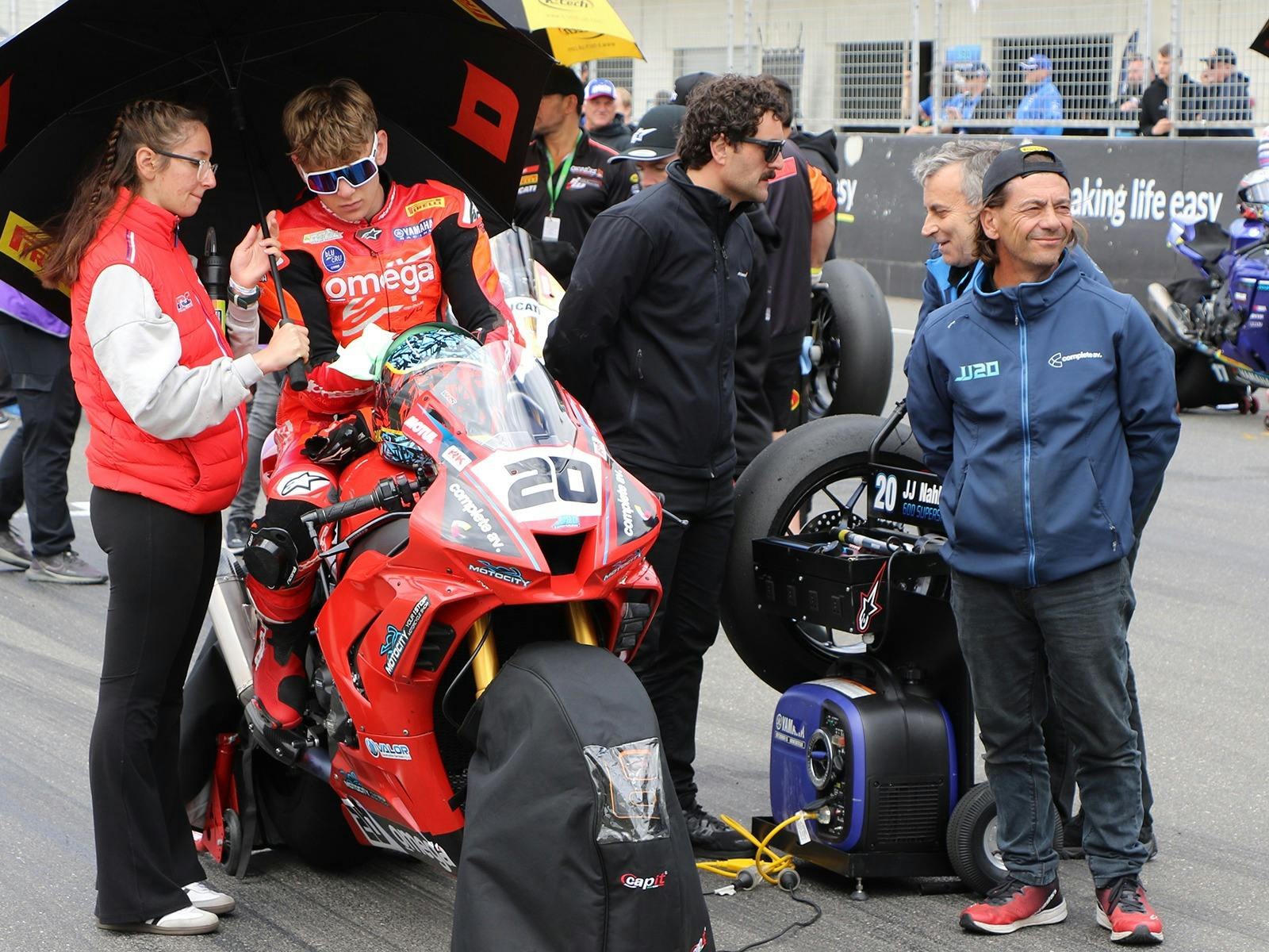 pre-race start check at ASBK