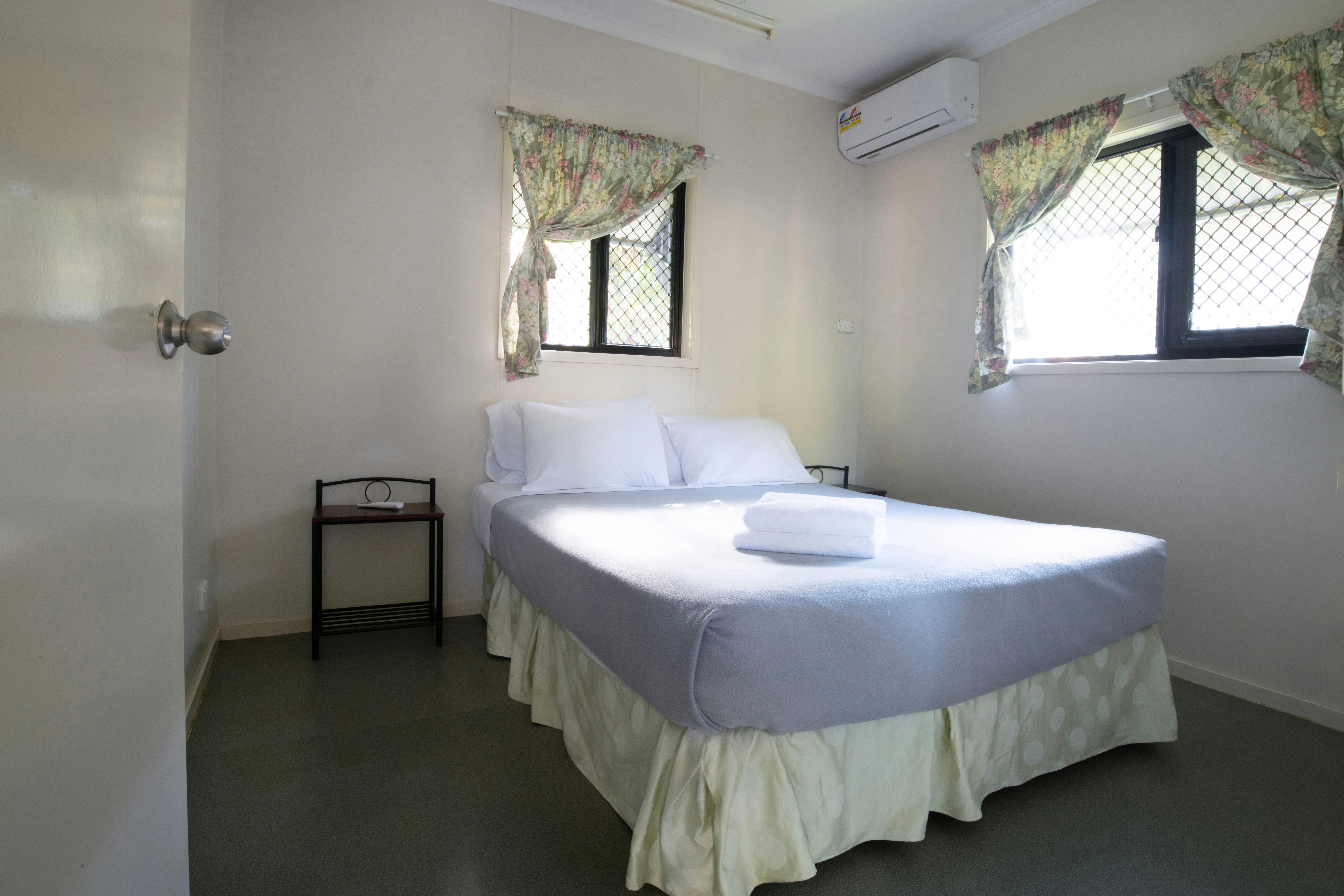 Bedroom with Queen size bed