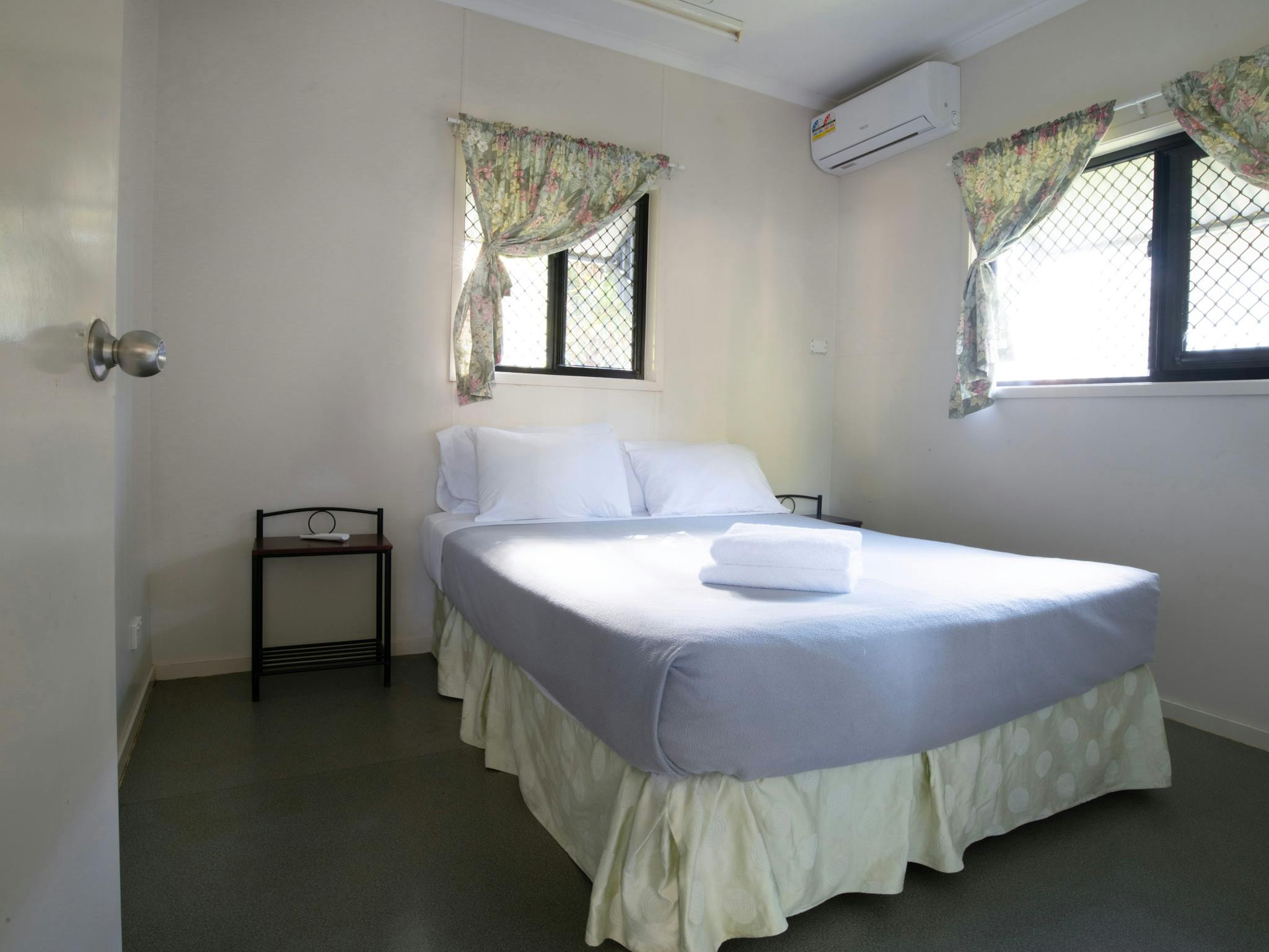 Bedroom with Queen size bed Bedroom with Queen size bed