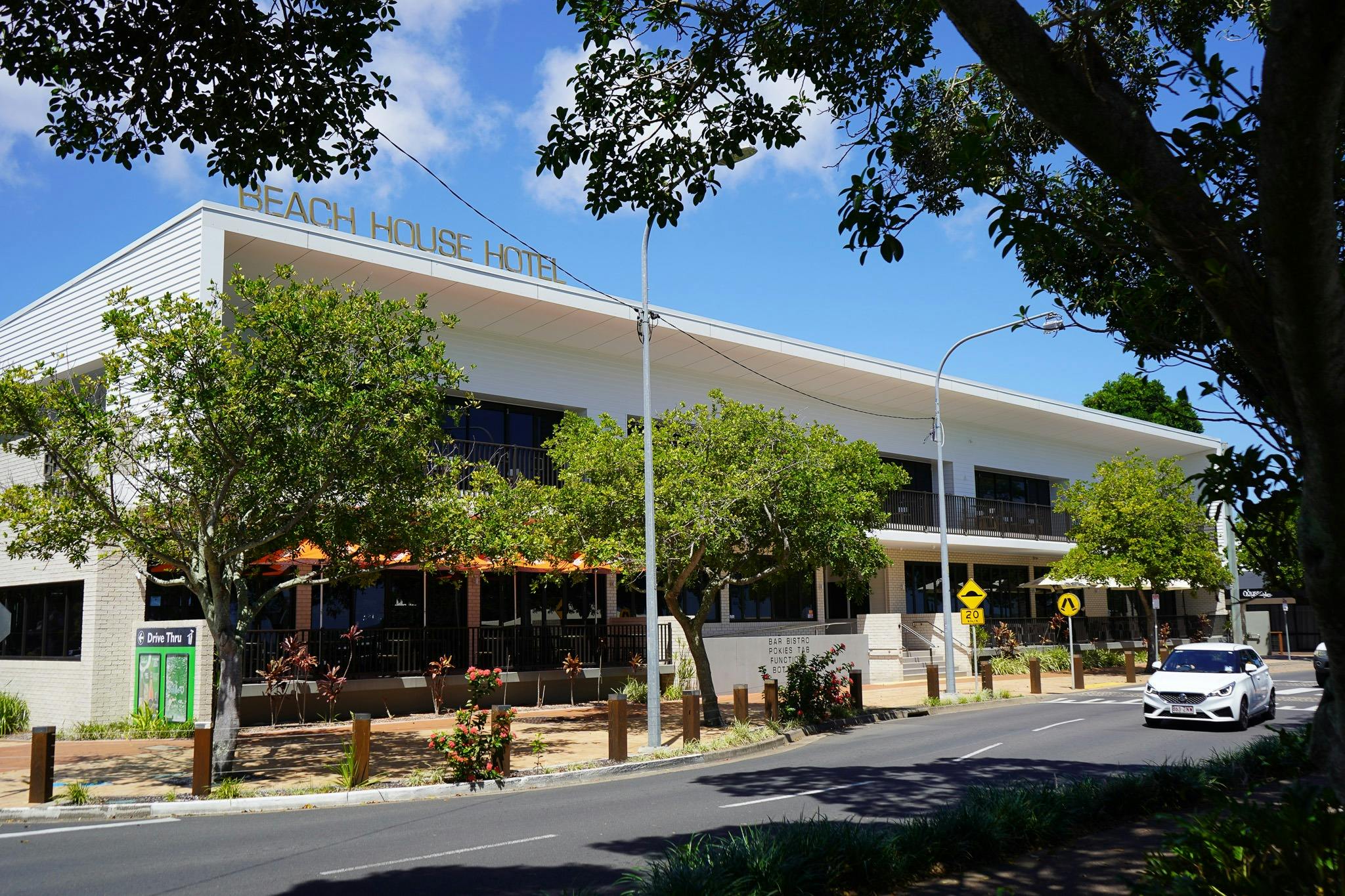 Beach House Hotel Hervey Bay