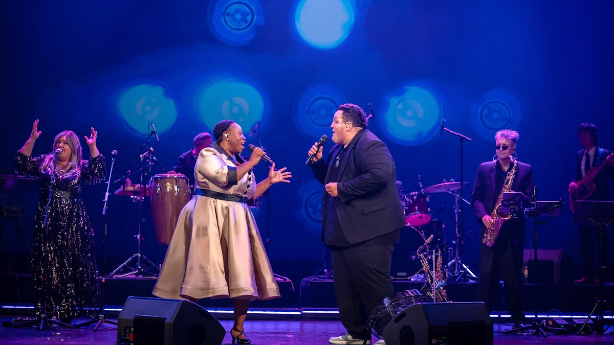 Photo of Judah Kelly & Asabi Goodman singing duet in The Big Chillout