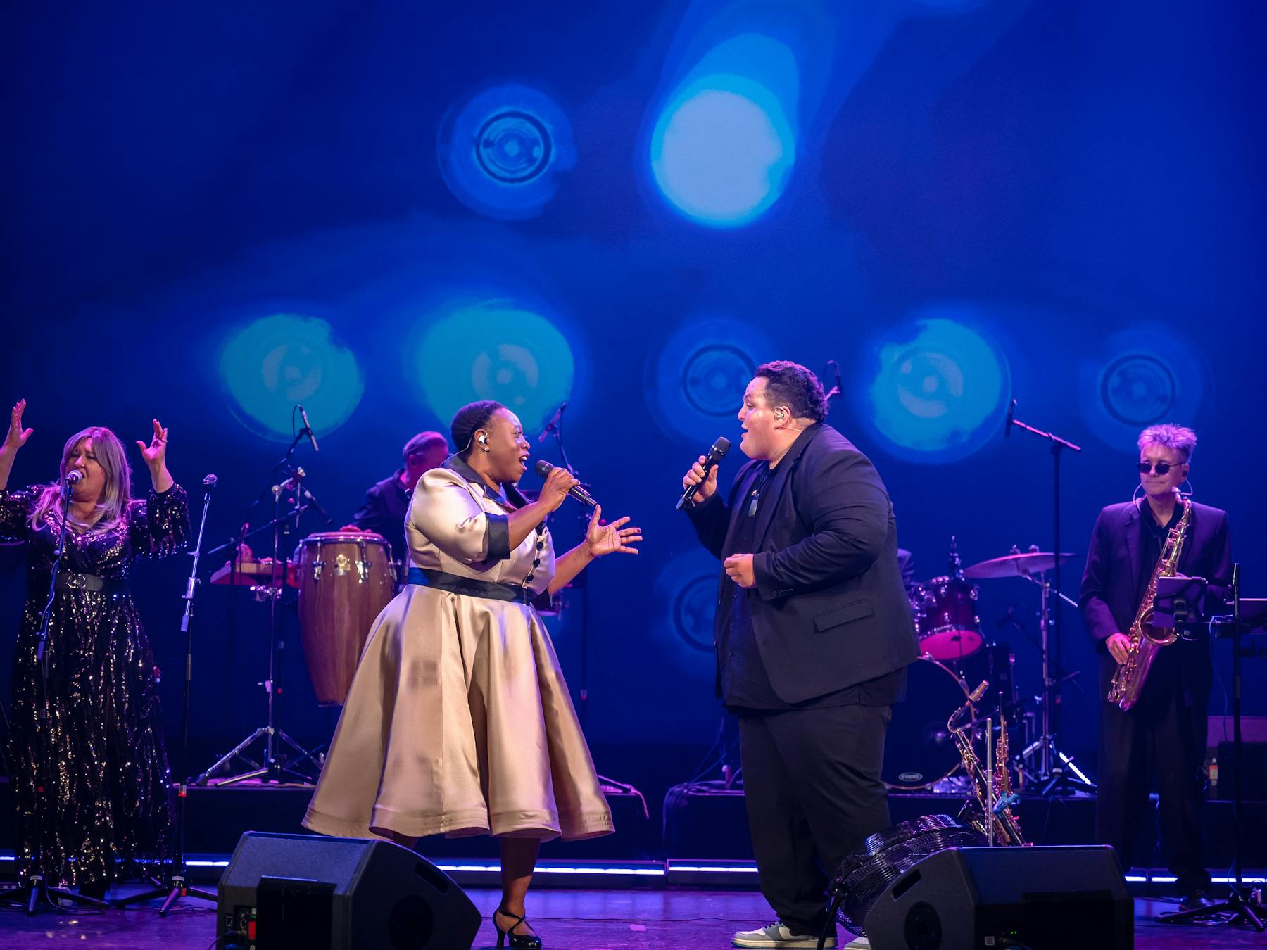 Photo of Judah Kelly & Asabi Goodman singing duet in The Big Chillout