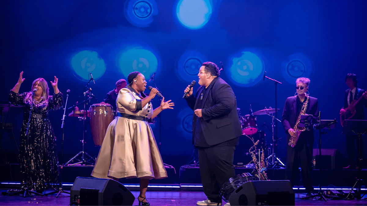 Photo of Judah Kelly & Asabi Goodman singing duet in The Big Chillout