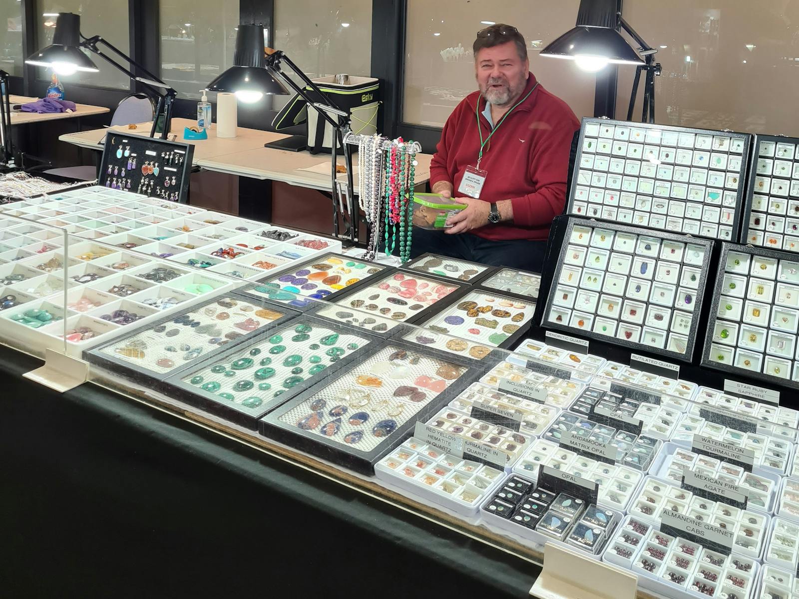 Fine gemstones and Lapidary rough