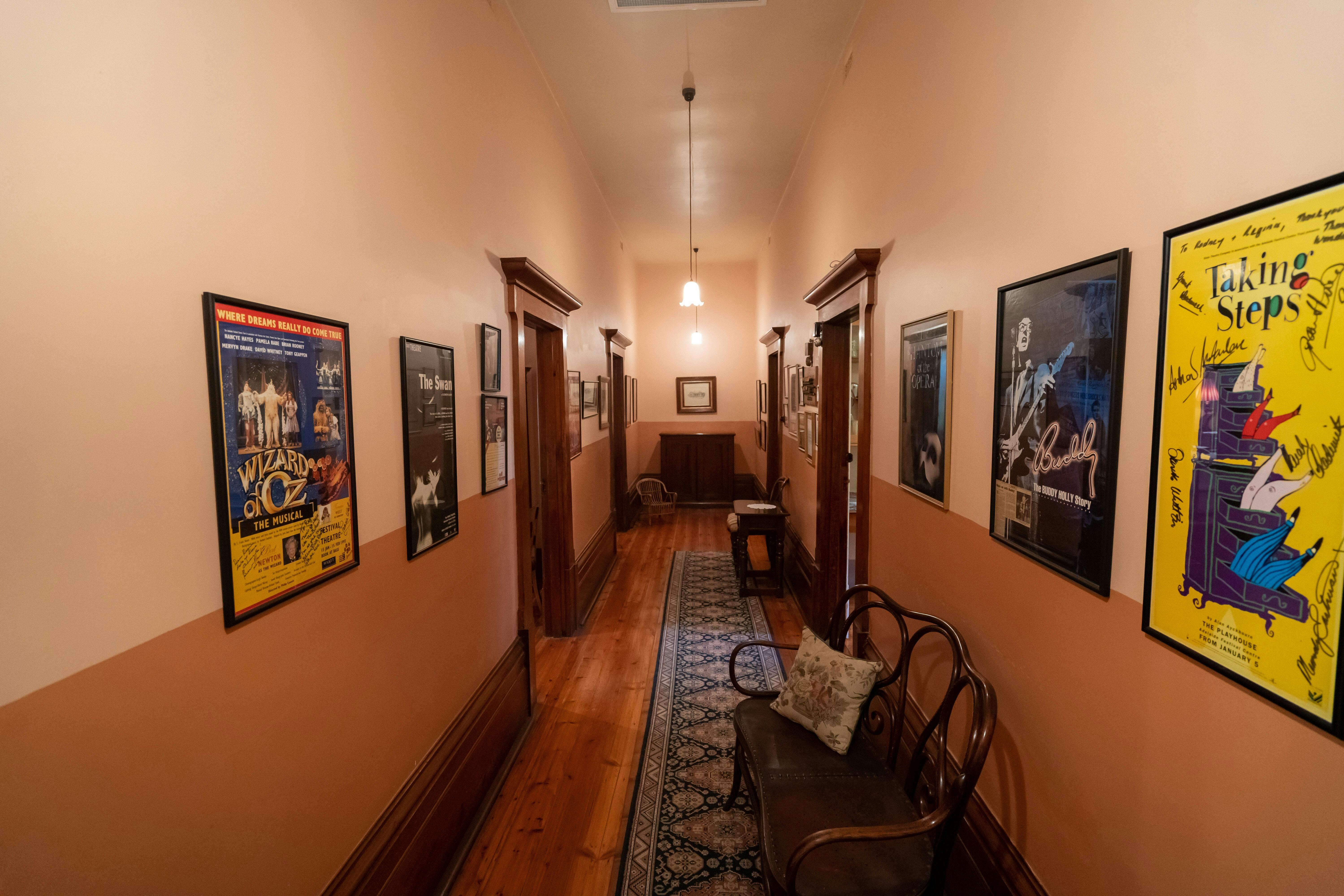 Buxton Manor - Butlers Apartment Slider Image 5