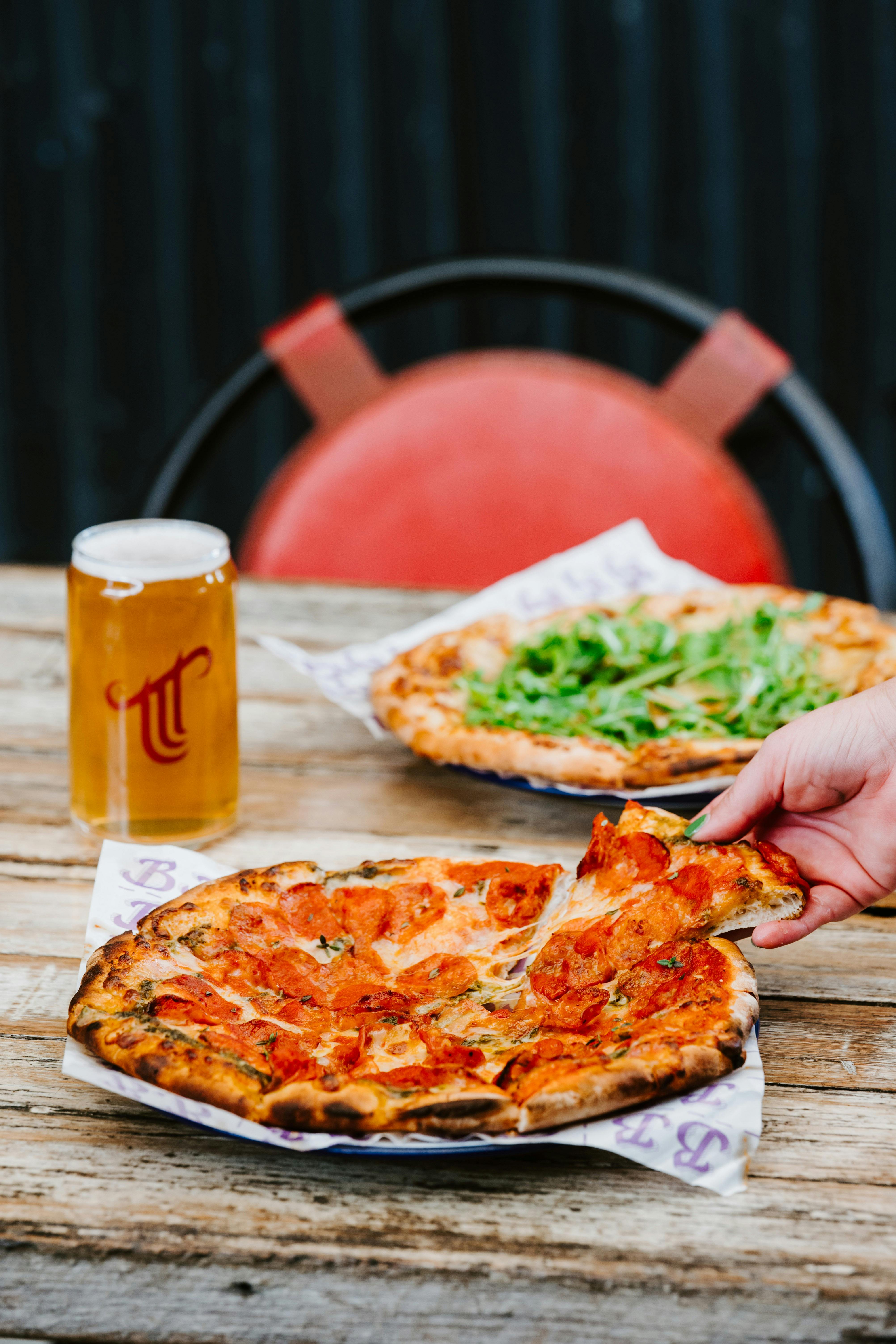Billy Boil's pizzas, Three Tail's beer