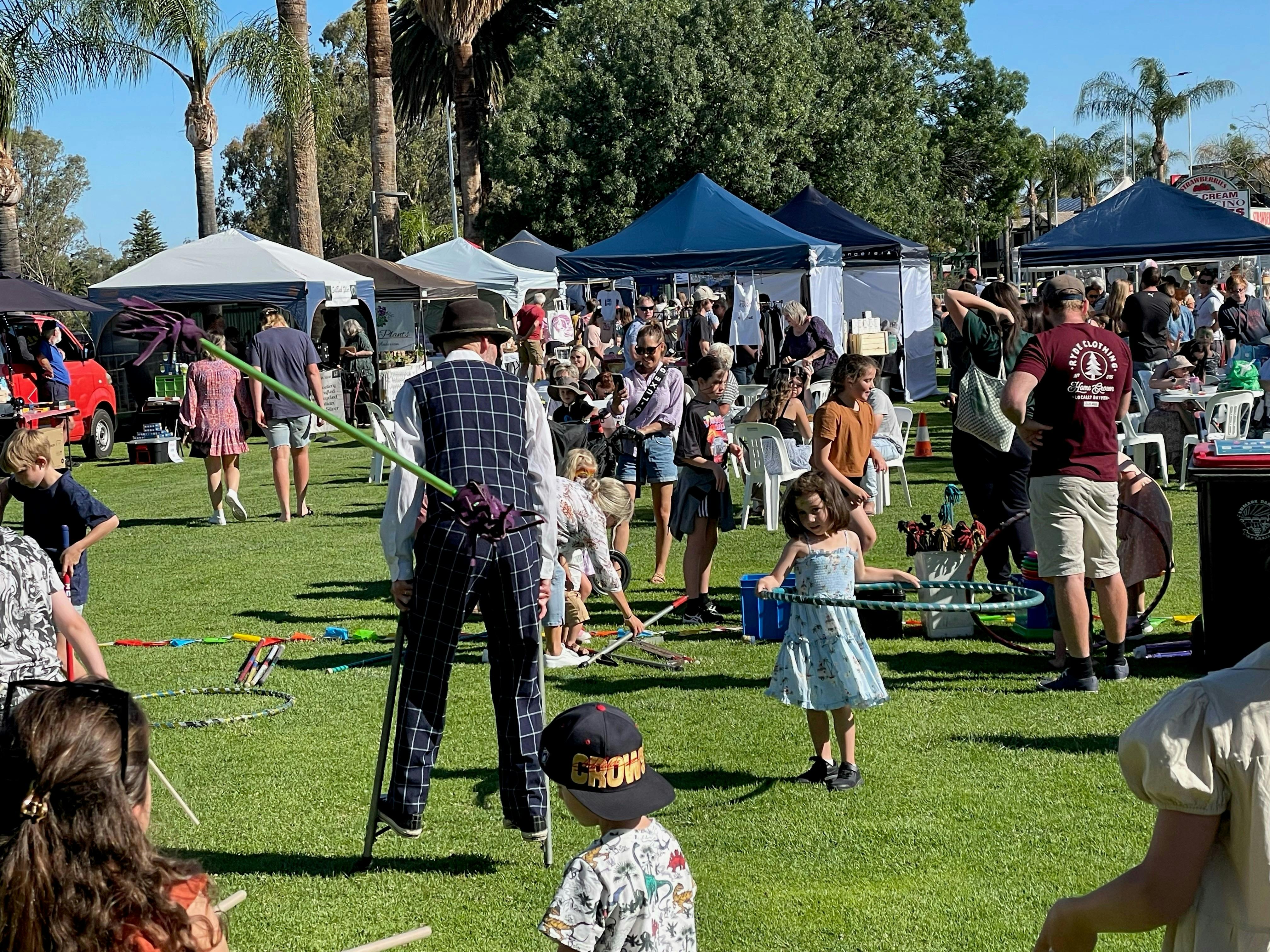 Circus Skills at Twilight Markets
