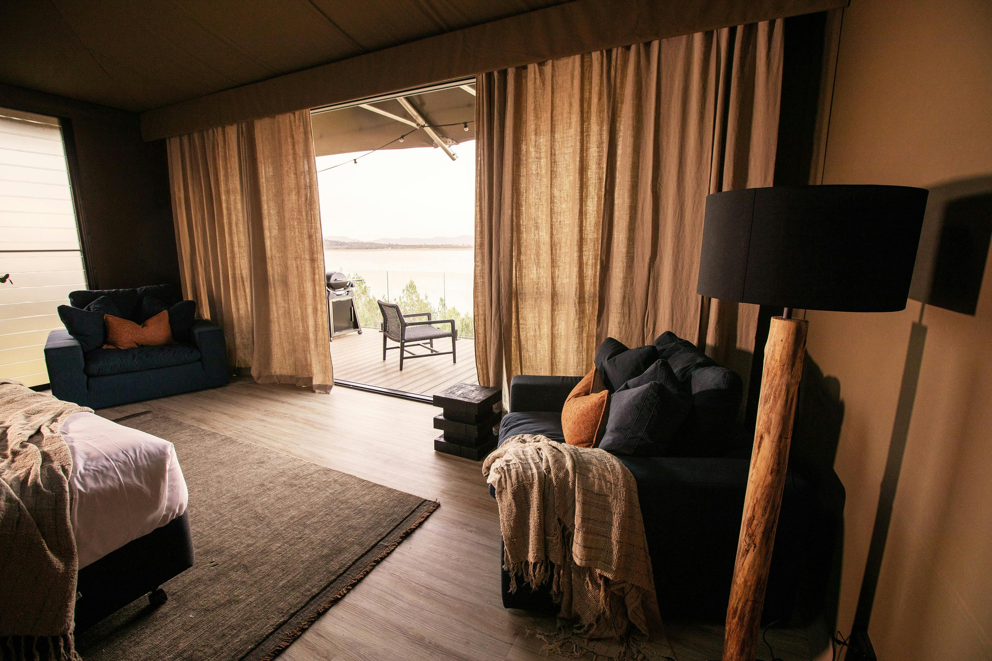 Wilderluxe Lake Keepit - スターテントインテリア