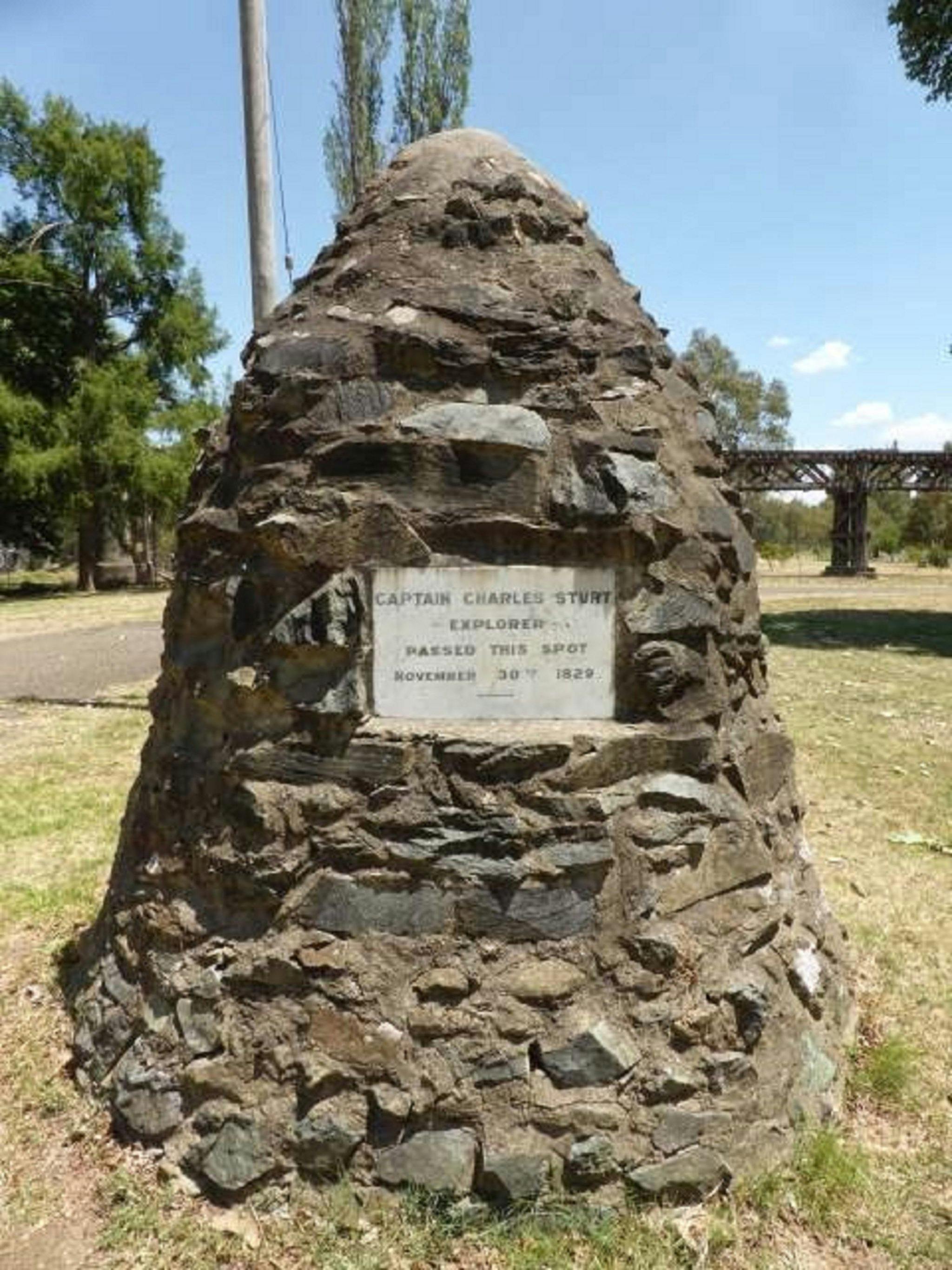 찰스 스터트 케언