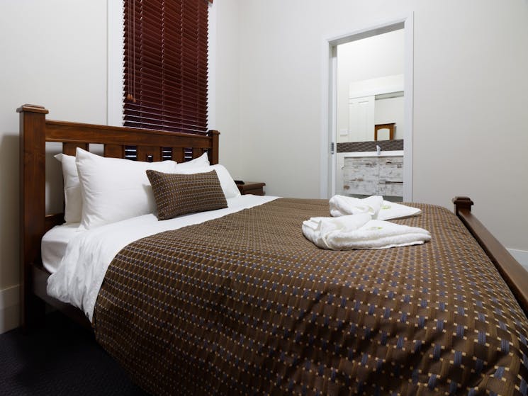 Queen ensuited deluxe room