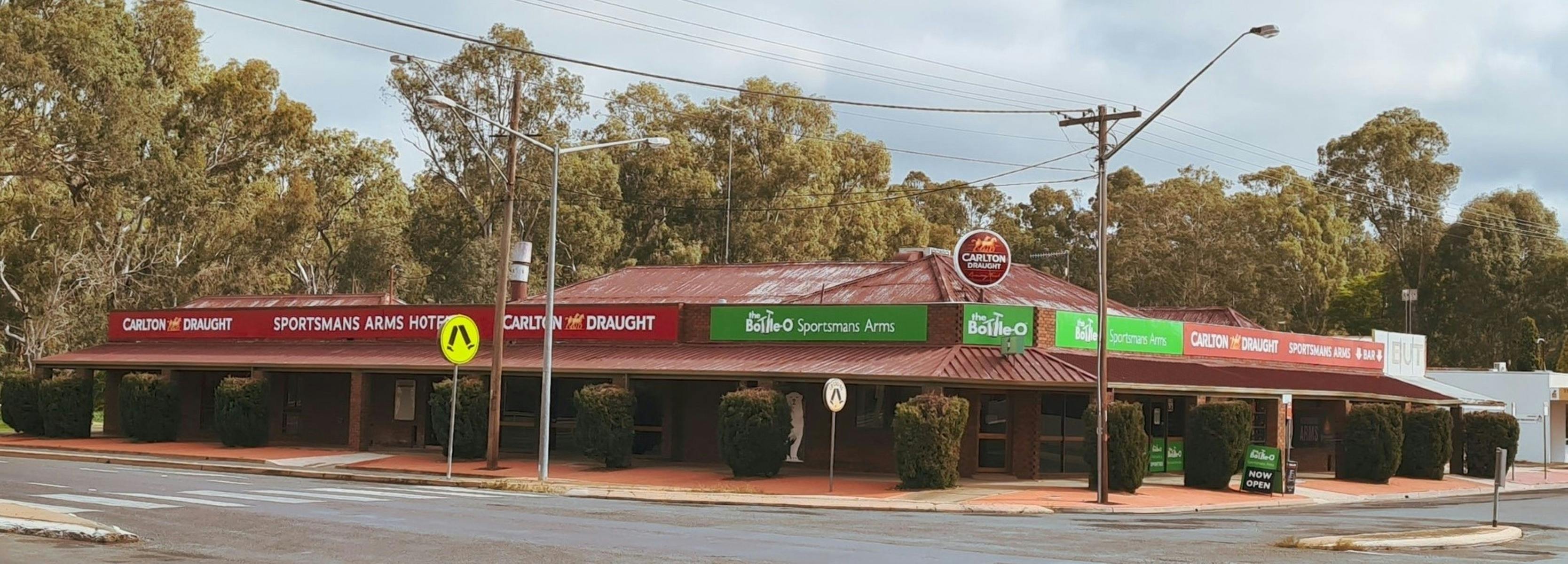The Sportsmans Arms Hotel Deniliquin