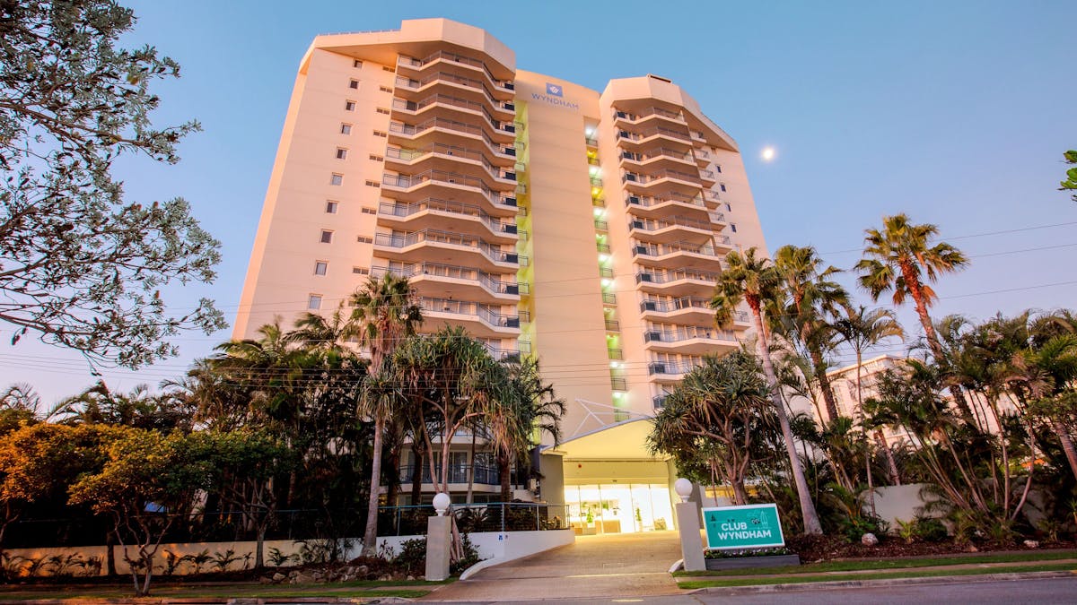 Club Wyndham Kirra Beach exterior