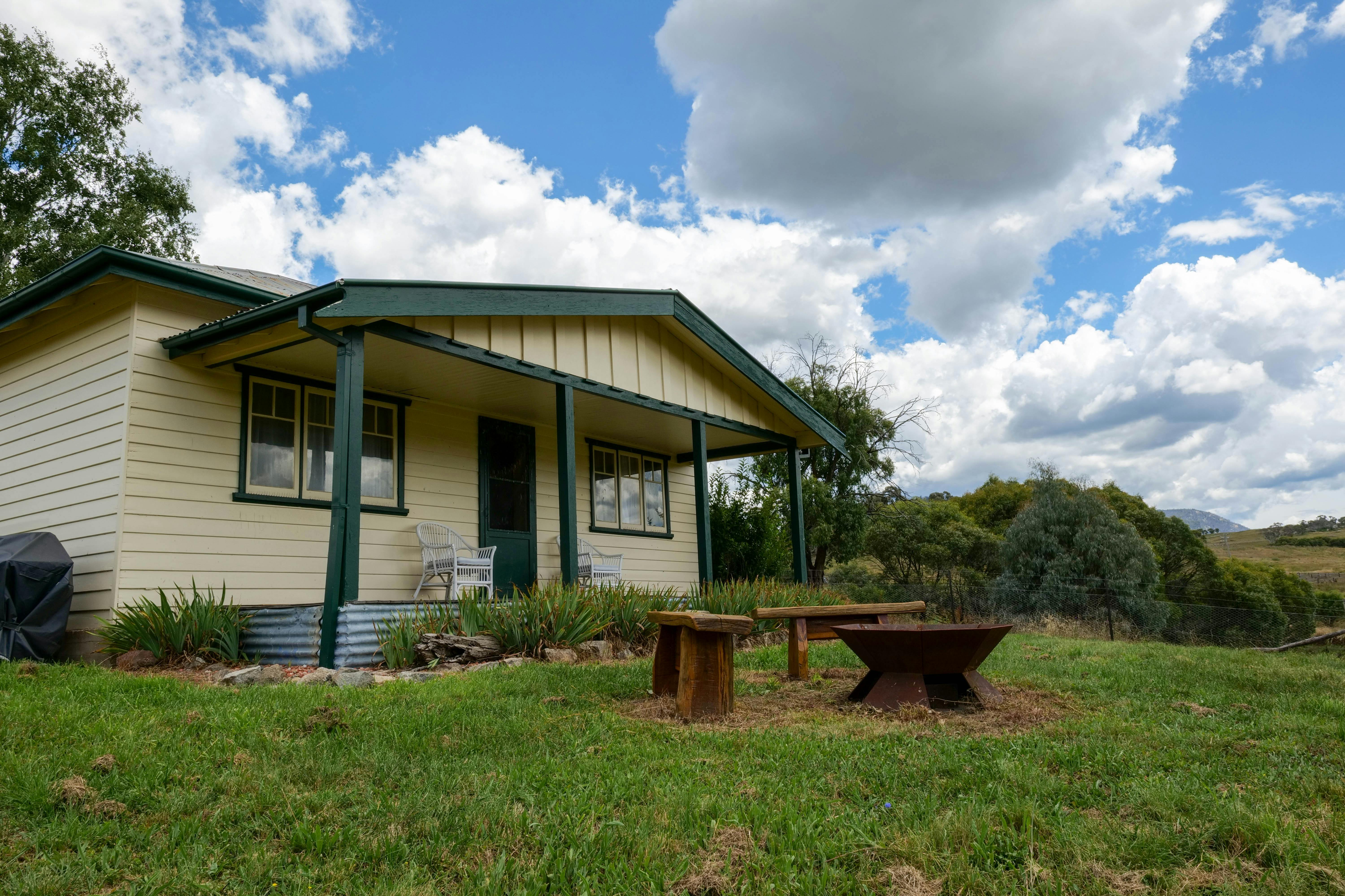 Ready-Cut Cottage - Front
