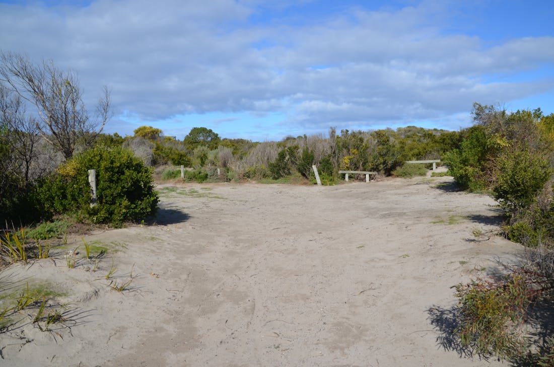 Mozzie Flat - Bush Campground - Port Moorowie, Accommodation