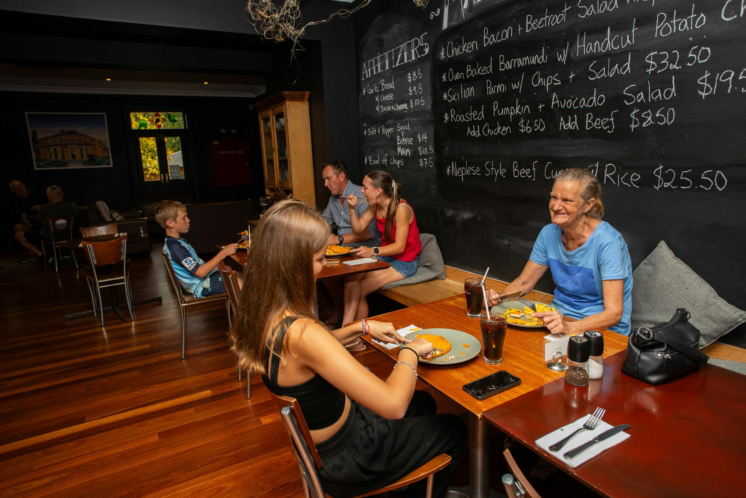 Commercial Hotel Walcha - Dining
